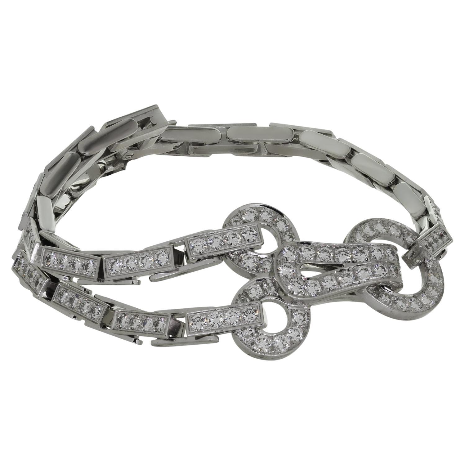 Cartier Bracelet Agrafe à double rangée de diamants en or blanc pavés