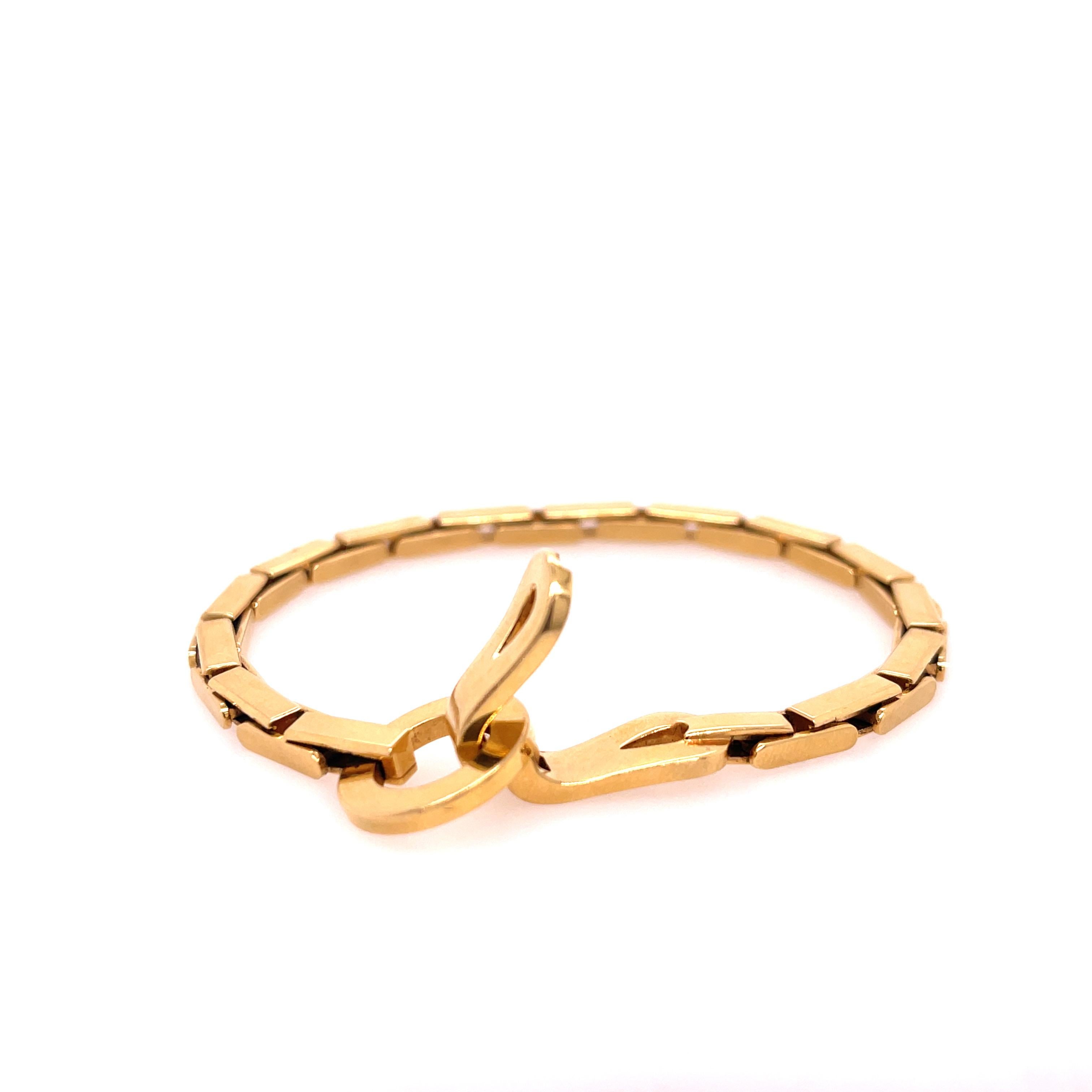 Cartier Agrafe Link Bracelet in 18K Yellow Gold. 
7.5