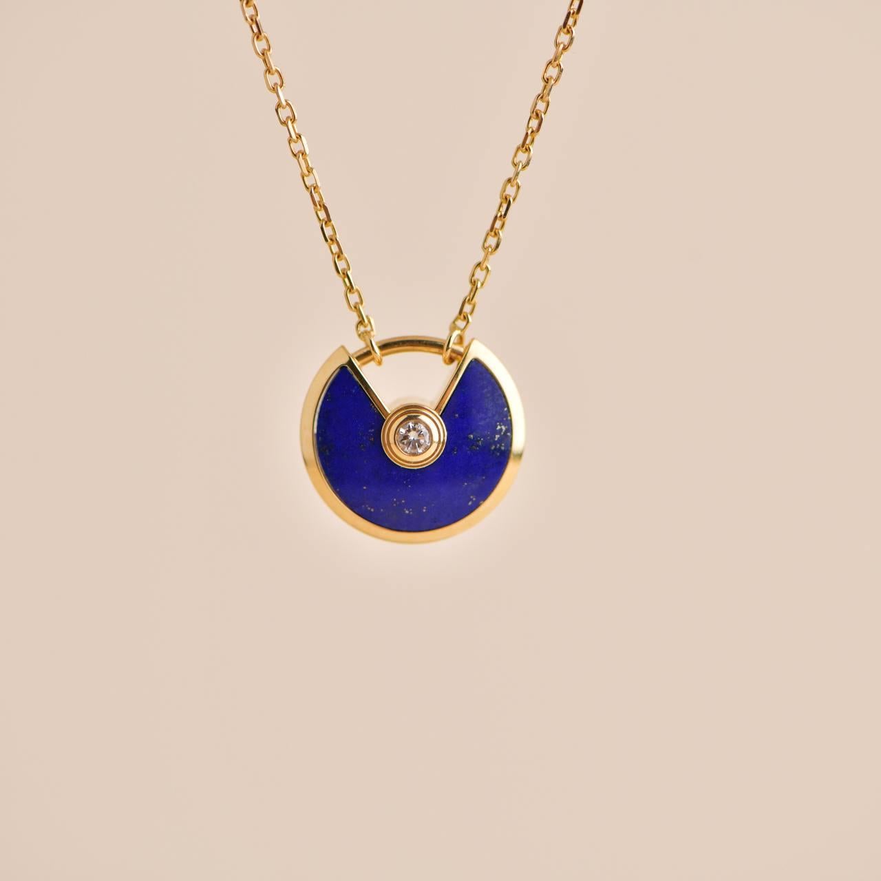 Cartier Amulette 18K Yellow Gold Lapis Lazuli Necklace XS Model In Excellent Condition In Banbury, GB