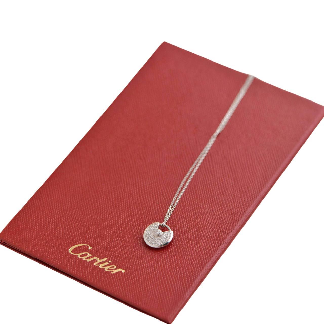 Collana Cartier Amulette de oro bianco 18 carati con diamanti In condizioni ottime a Banbury, GB