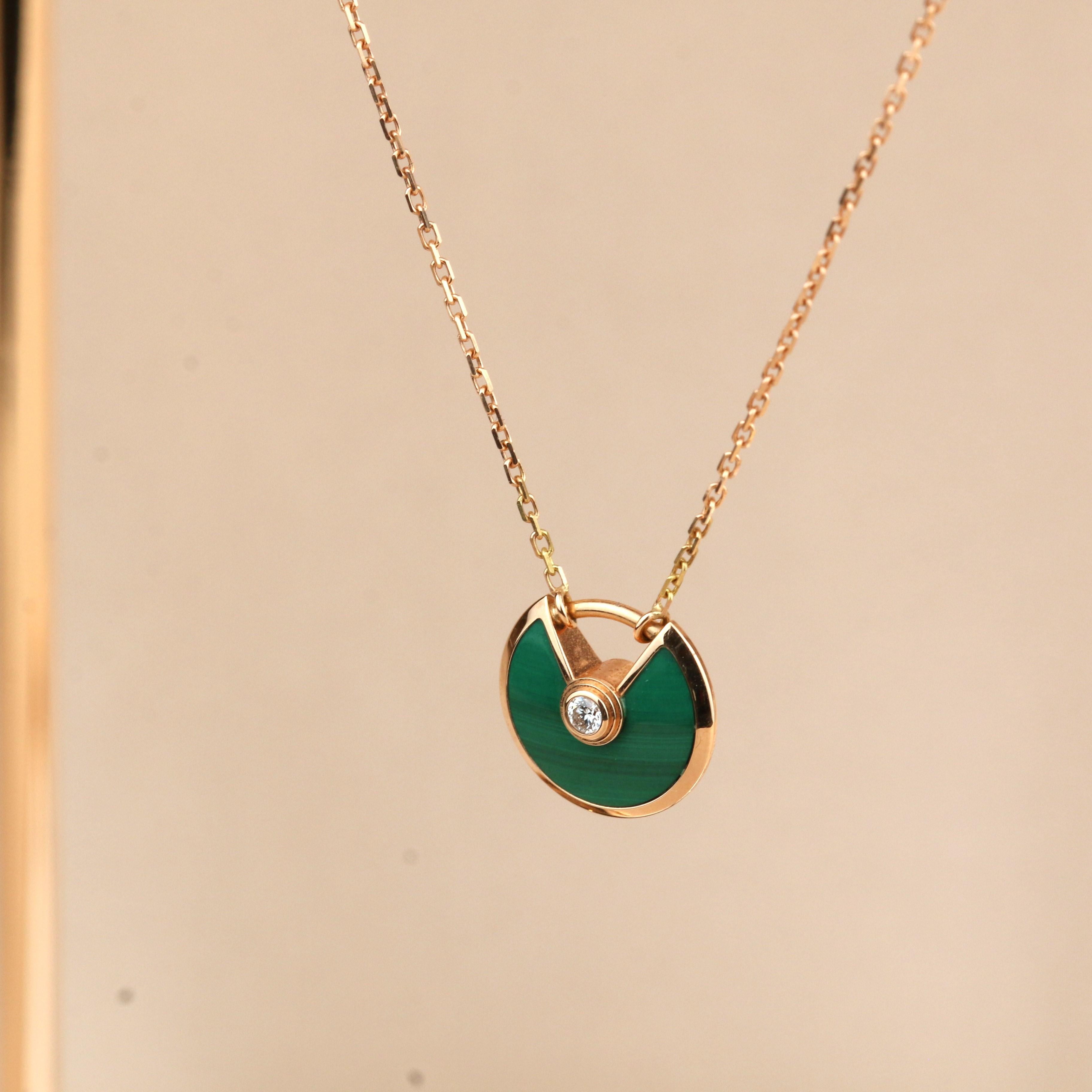 Brilliant Cut Cartier Amulette De Cartier 18K Rose Gold Malachite Necklace