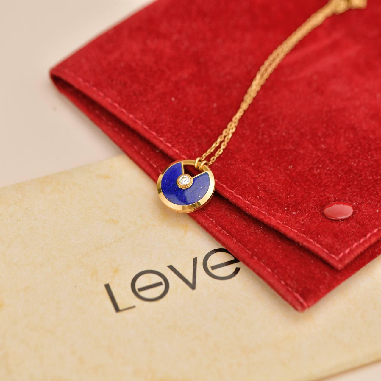 da uomo o donna Cartier Amulette De Cartier Collana in oro giallo 18 carati con diamanti e lapislazzuli in vendita