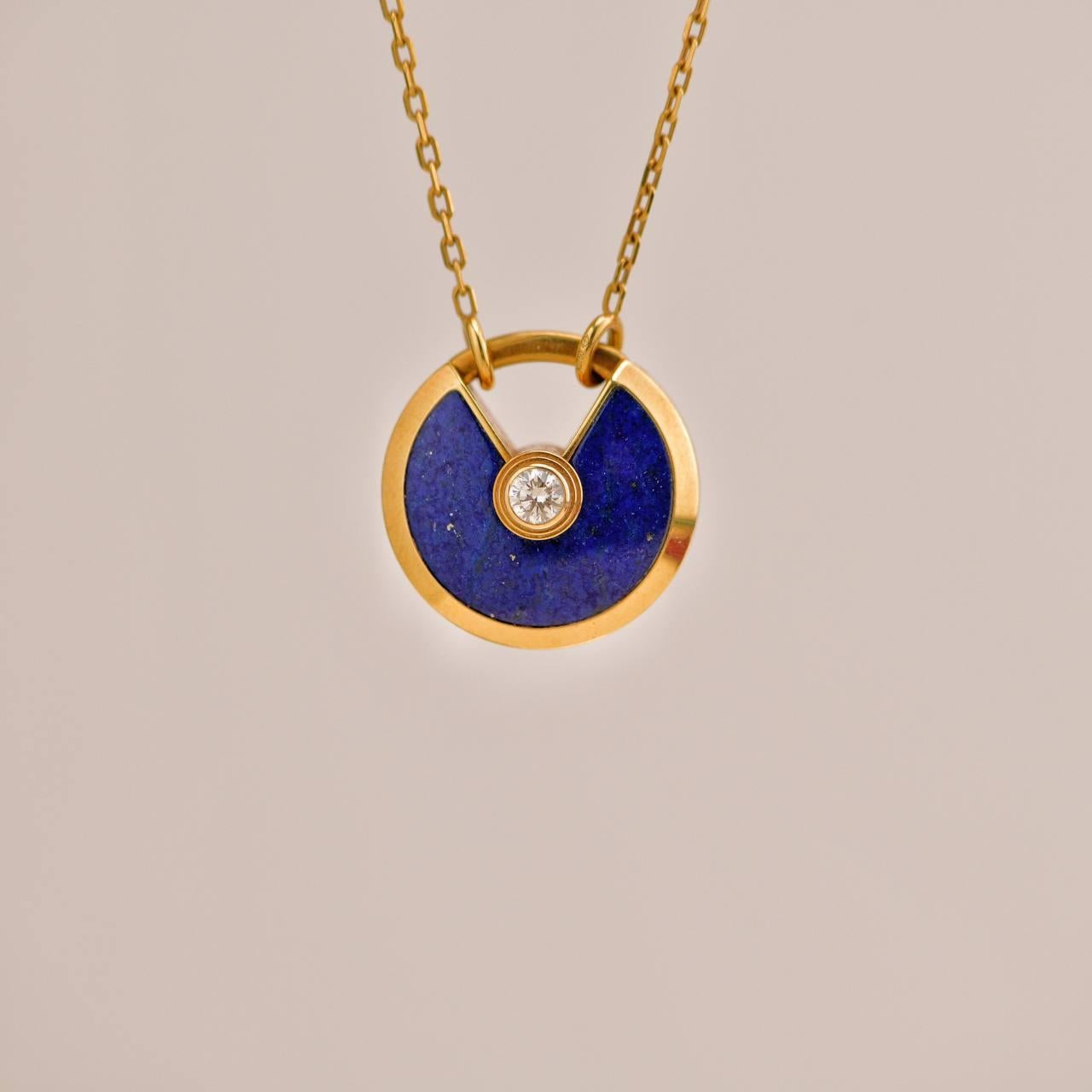 Cartier Amulette De Cartier Collana in oro giallo 18 carati con diamanti e lapislazzuli in vendita 2