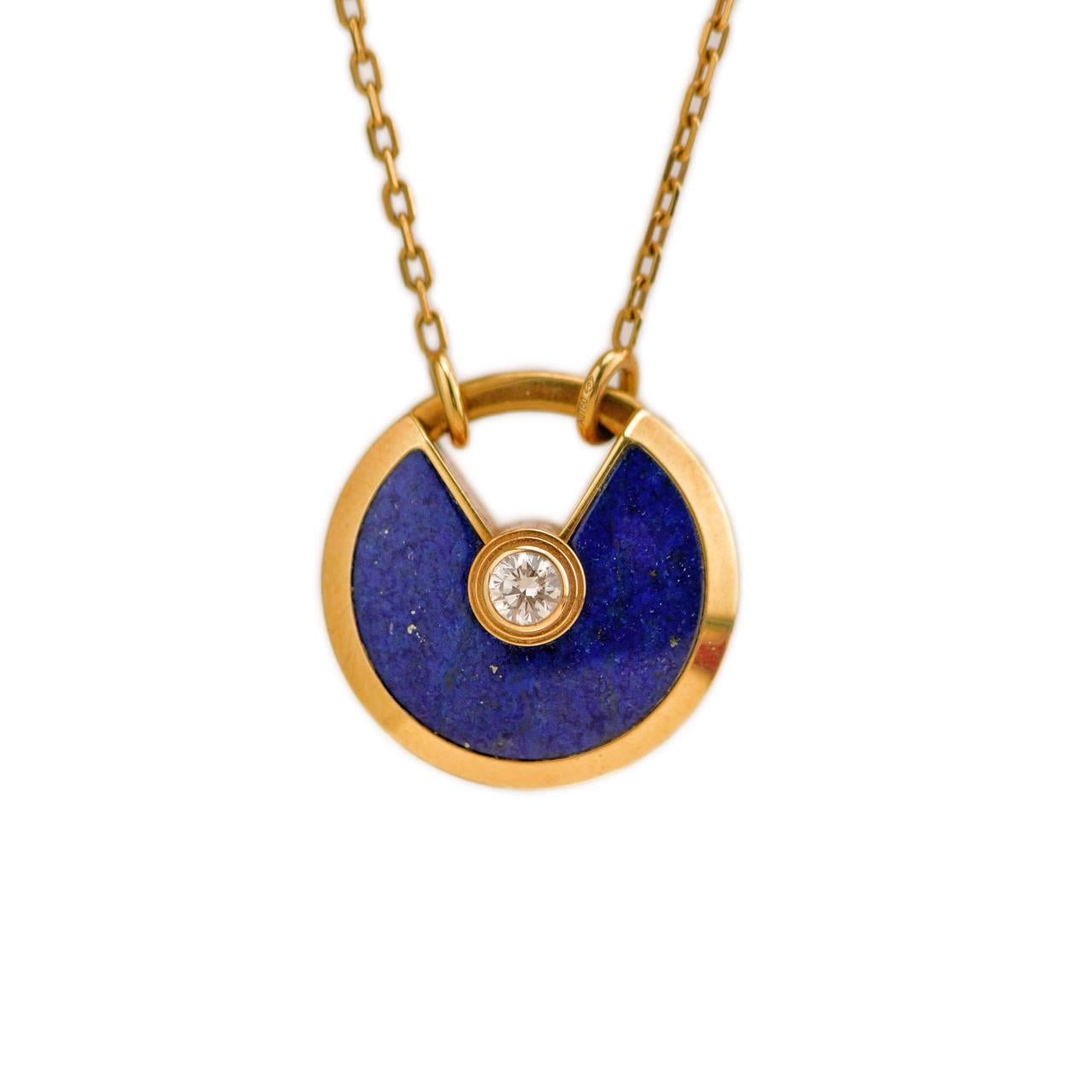 Cartier Amulette De Cartier Collana in oro giallo 18 carati con diamanti e lapislazzuli in vendita