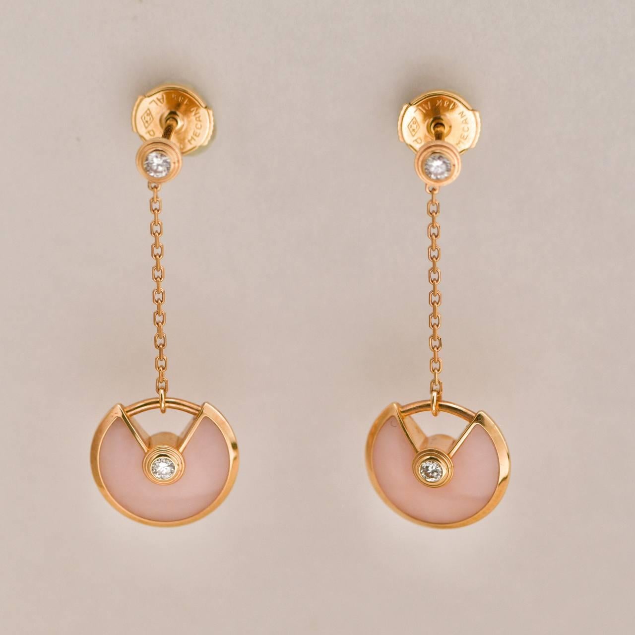 Orecchini pendenti Cartier Amulette de Cartier Pink Opal Diamond in oro rosa 18 carati in vendita 1