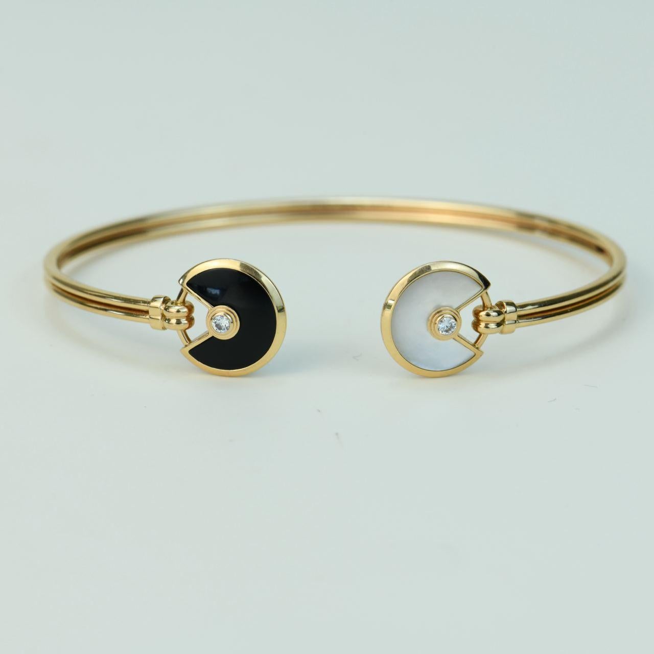 Cartier Amulette Diamante Madreperla e Onice Bracciale in Oro Giallo 18K Taglia 3