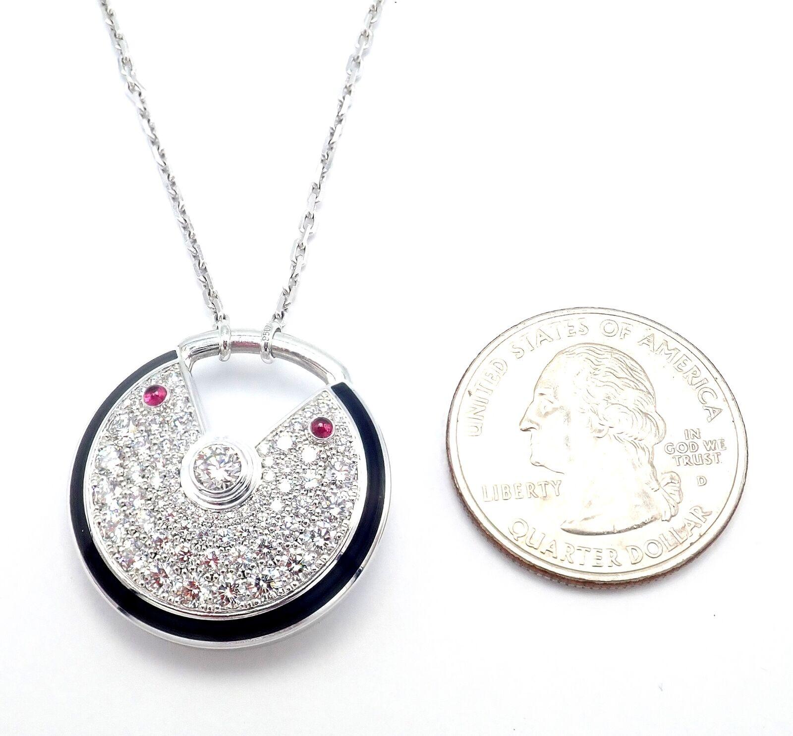 Cartier, grand collier pendentif en or blanc avec diamants et rubis en forme d'amulette en vente 2