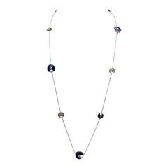 Collier Sautoir 'Amulette' en or blanc:: diamant:: lapis et nacre de Cartier