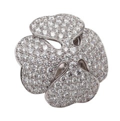 CARTIER Anillo de Cóctel Trébol de Aniversario en Oro Blanco de 18 K con Diamante de 7,26 qt
