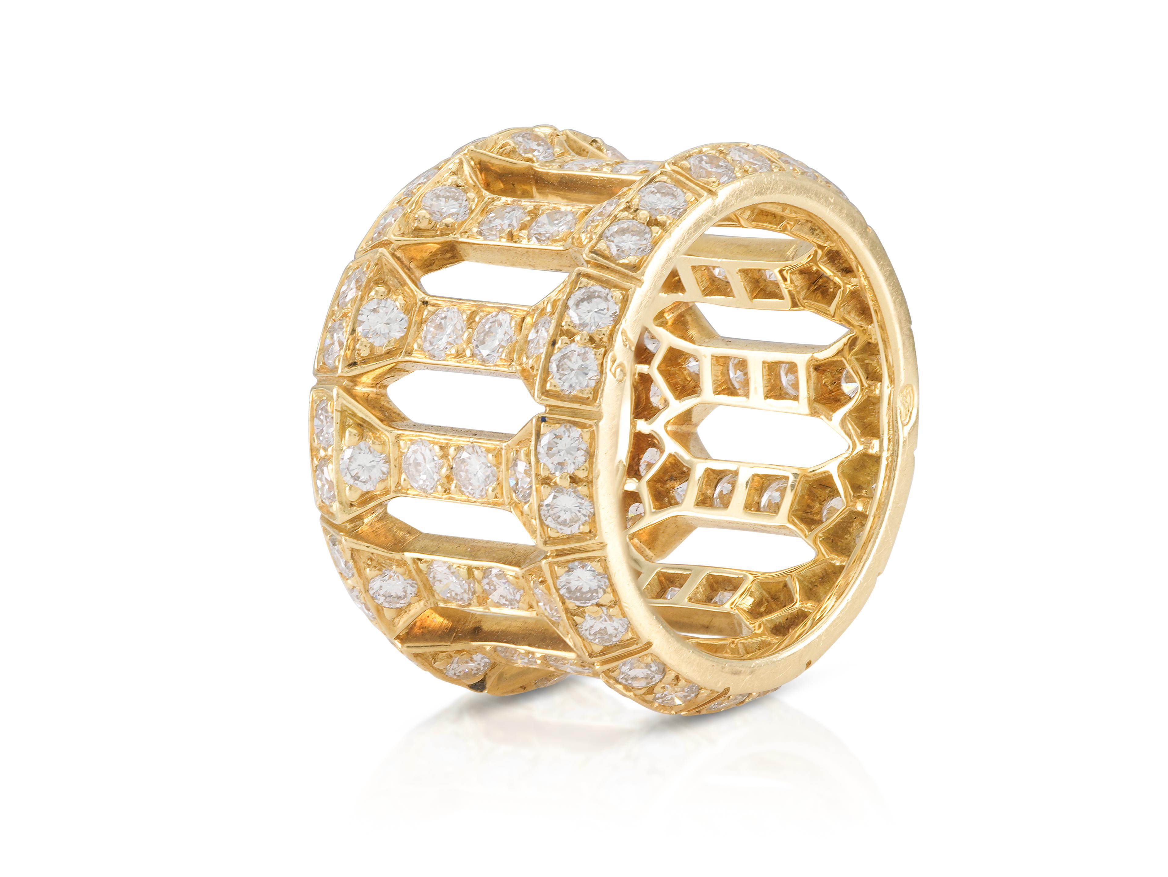 Finely crafted in 18k yellow gold with Round Brilliant cut Diamonds weighing approximately a total of 4.00 carats.
Signed by Cartier
Size 51 (US 5)