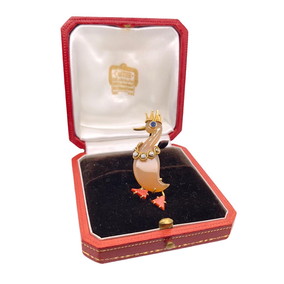 Cartier Coral Agate Diamond Duck Brooch in 18 Karat Yellow Gold, circa 1960 For Sale 1
