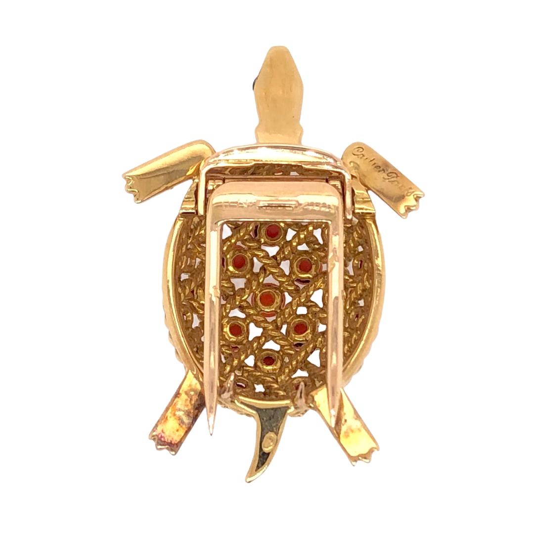 Cabochon Cartier Coral Sapphire Turtle Pin Brooch in 18 Karat Yellow Gold, circa 1960 For Sale