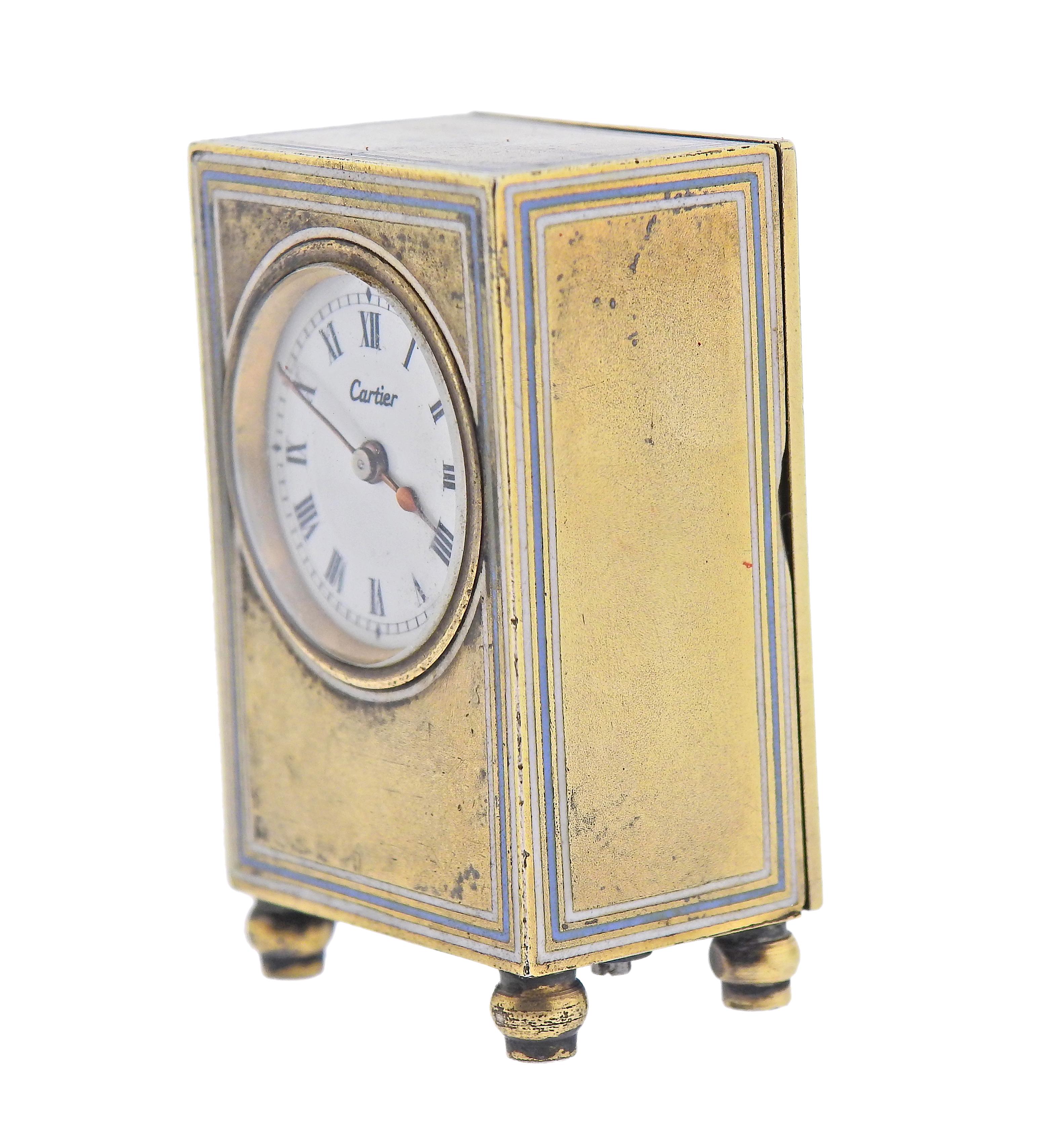 Horloge de bureau de voyage ancienne en argent sterling Cartier Excellent état - En vente à New York, NY