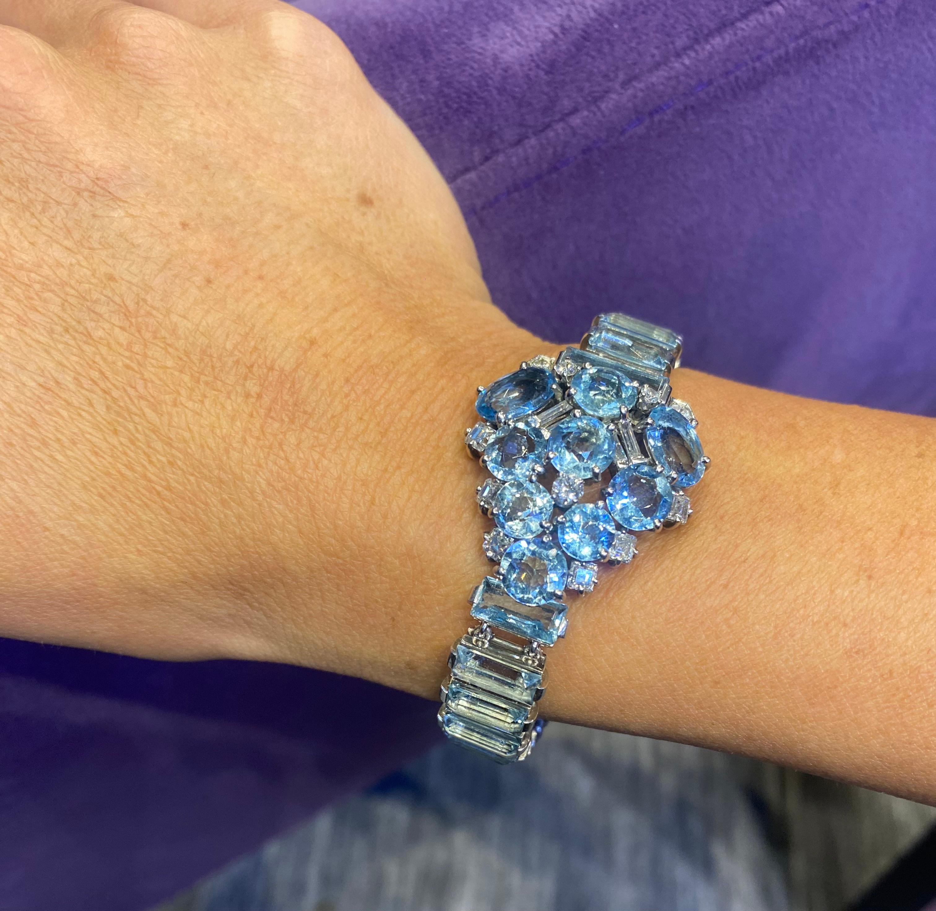 Cartier Aquamarine and Diamond Bracelet In Excellent Condition For Sale In New York, NY