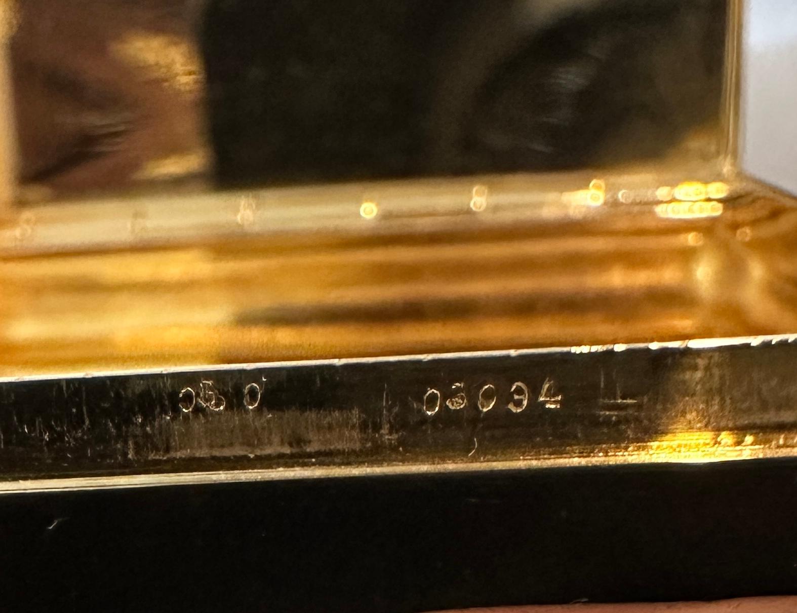 Caja Cartier Art Déco de oro de 18 quilates con zafiros siglo XX en venta
