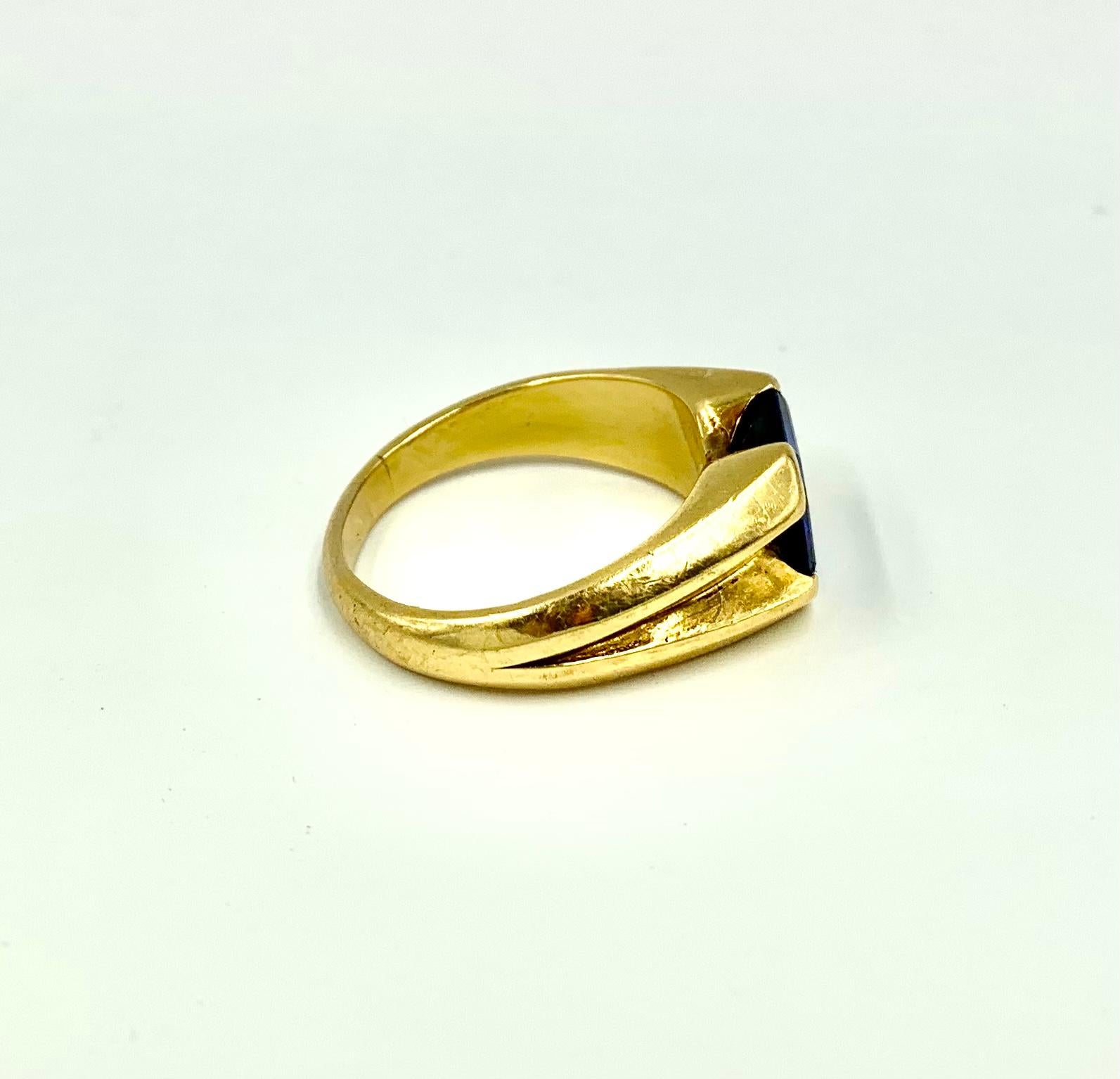 Cartier Art Deco 18K Gold Natural Burma Octagonal Step Cut Sapphire Ring For Sale 4