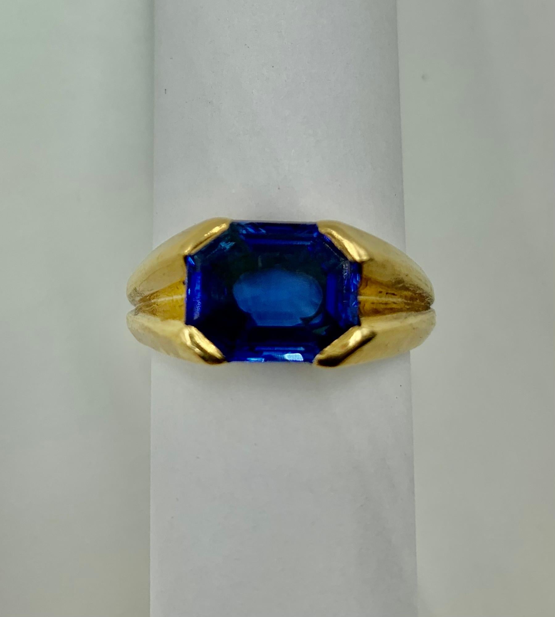 Cartier Art Deco 18K Gold Natural Burma Octagonal Step Cut Sapphire Ring For Sale 7