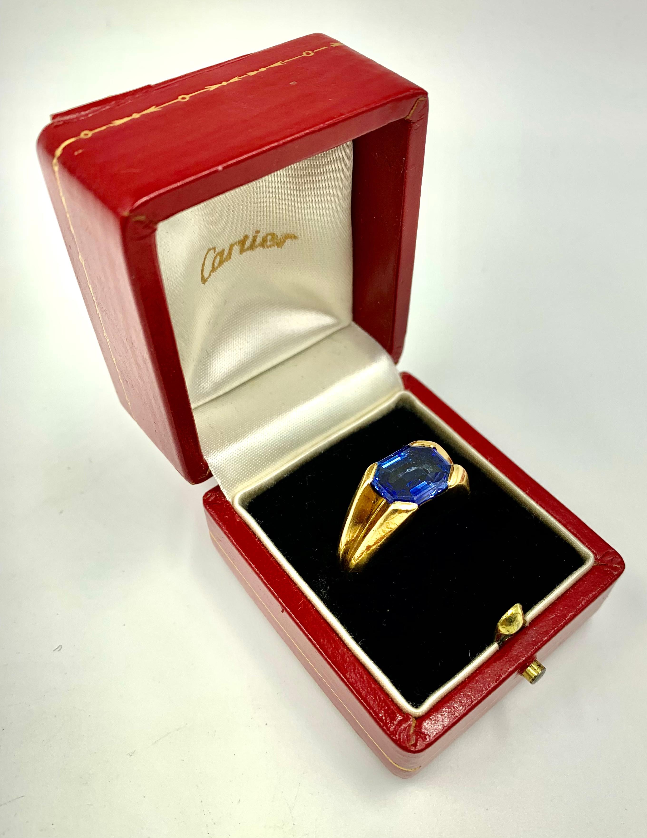 Octagon Cut Cartier Art Deco 18K Gold Natural Burma Octagonal Step Cut Sapphire Ring For Sale