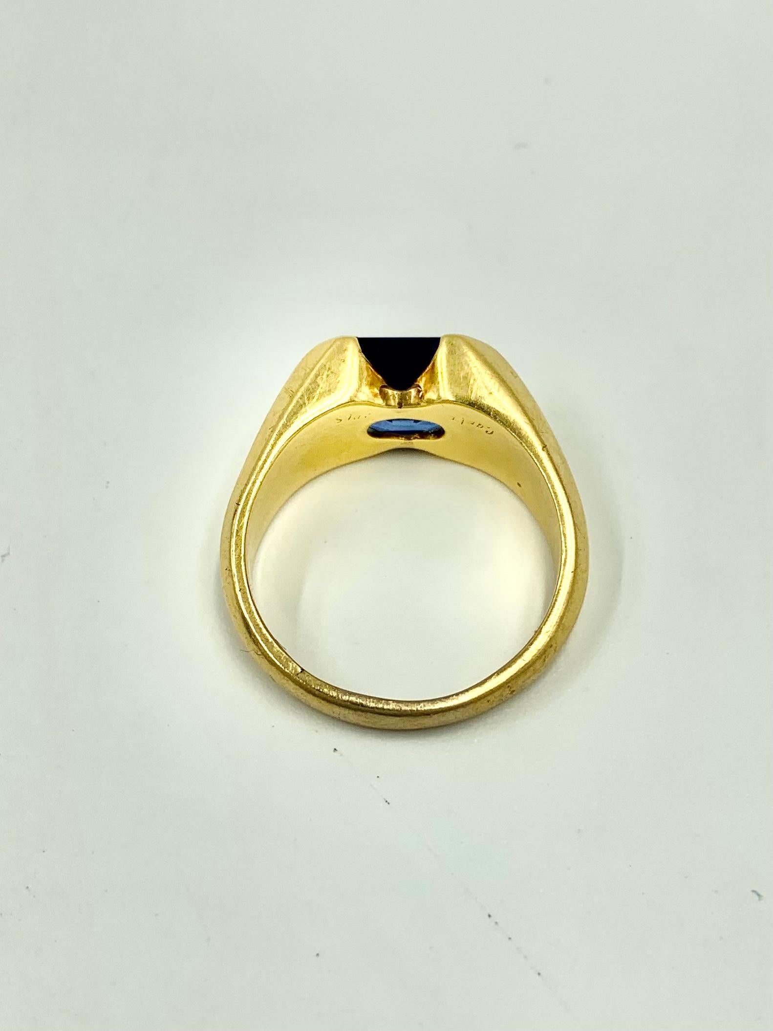 Women's or Men's Cartier Art Deco 18K Gold Natural Burma Octagonal Step Cut Sapphire Ring For Sale
