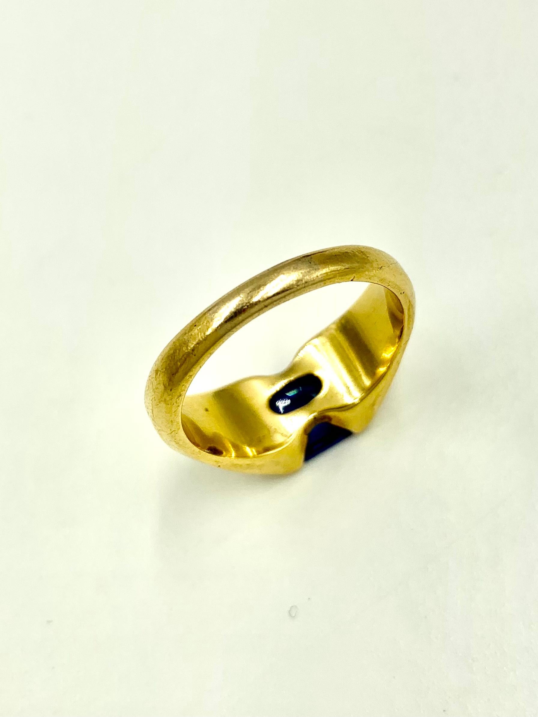 Cartier Art Deco 18K Gold Natural Burma Octagonal Step Cut Sapphire Ring For Sale 2