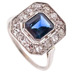 CARTIER Anillo Art Decó 1930 En Platino Con 3,02 Quilates De Diamantes Y Zafiro