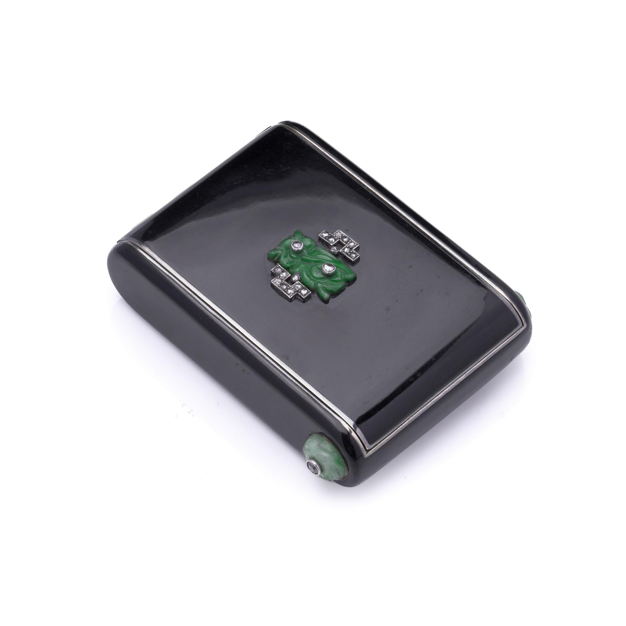 Cartier Art Deco Vanity Compact mit schwarzem Email, Jadeit und Diamanten, ca. 1920er Jahre (Französisch) im Angebot