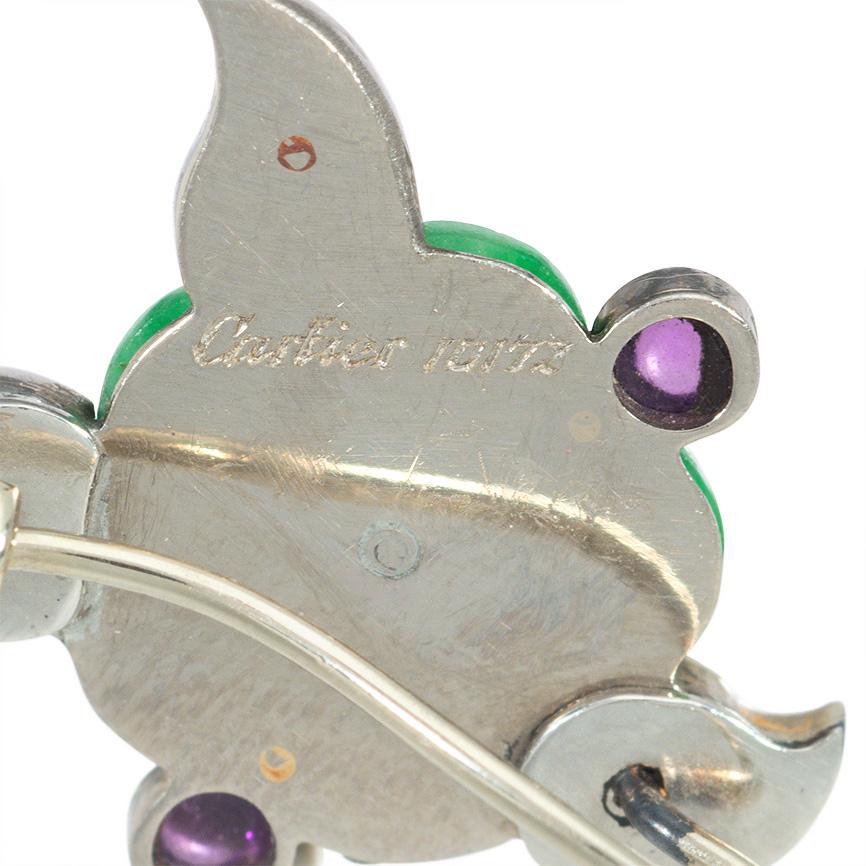Cartier Art Deco geschnitzt Jade und Emaille Blume Ohrringe mit Edelstein Akzente (Gemischter Schliff) im Angebot