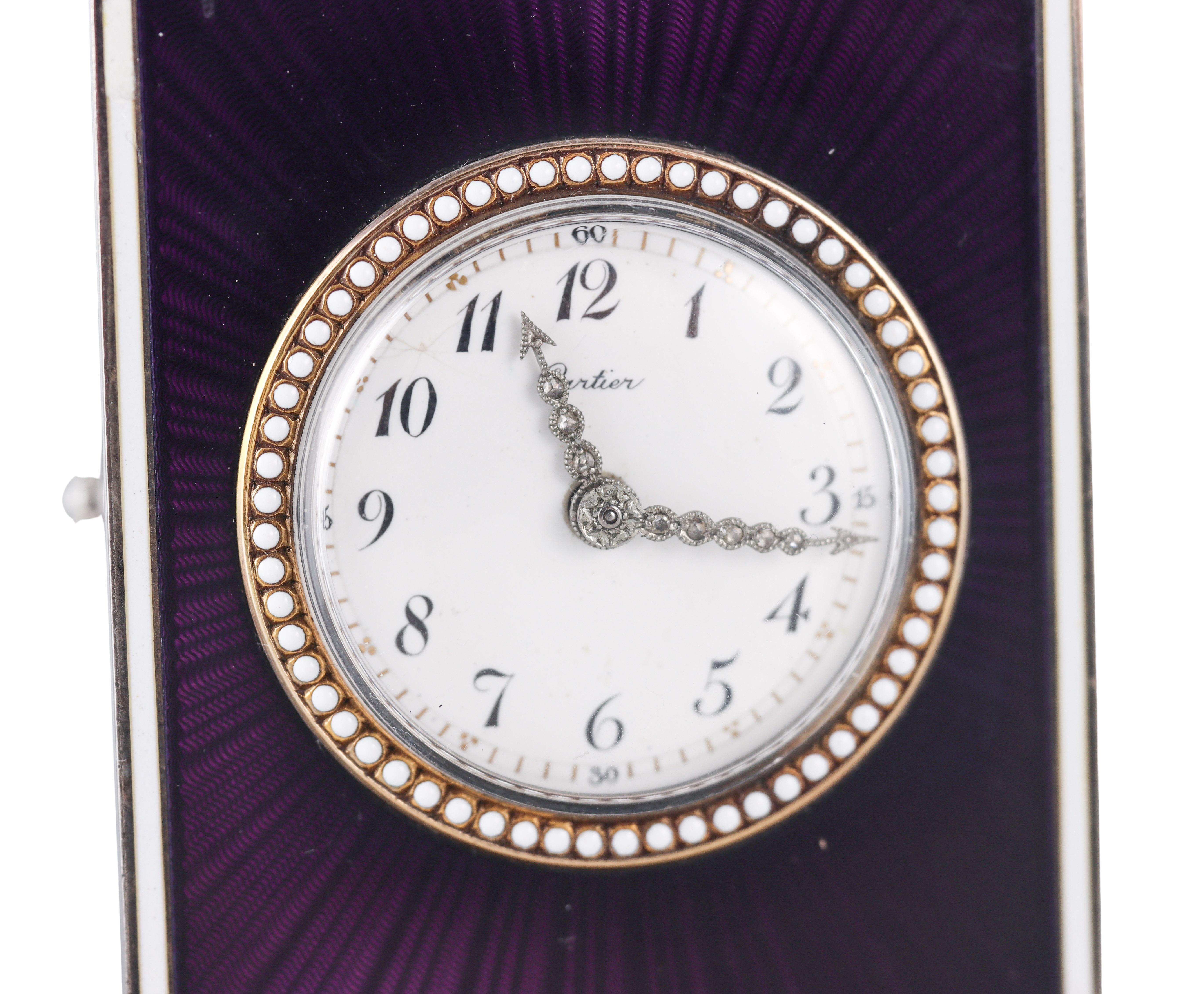 Cartier Art Deco Chrysoprase Guilloche-Achat-Schreibtischuhr im Zustand „Hervorragend“ im Angebot in New York, NY