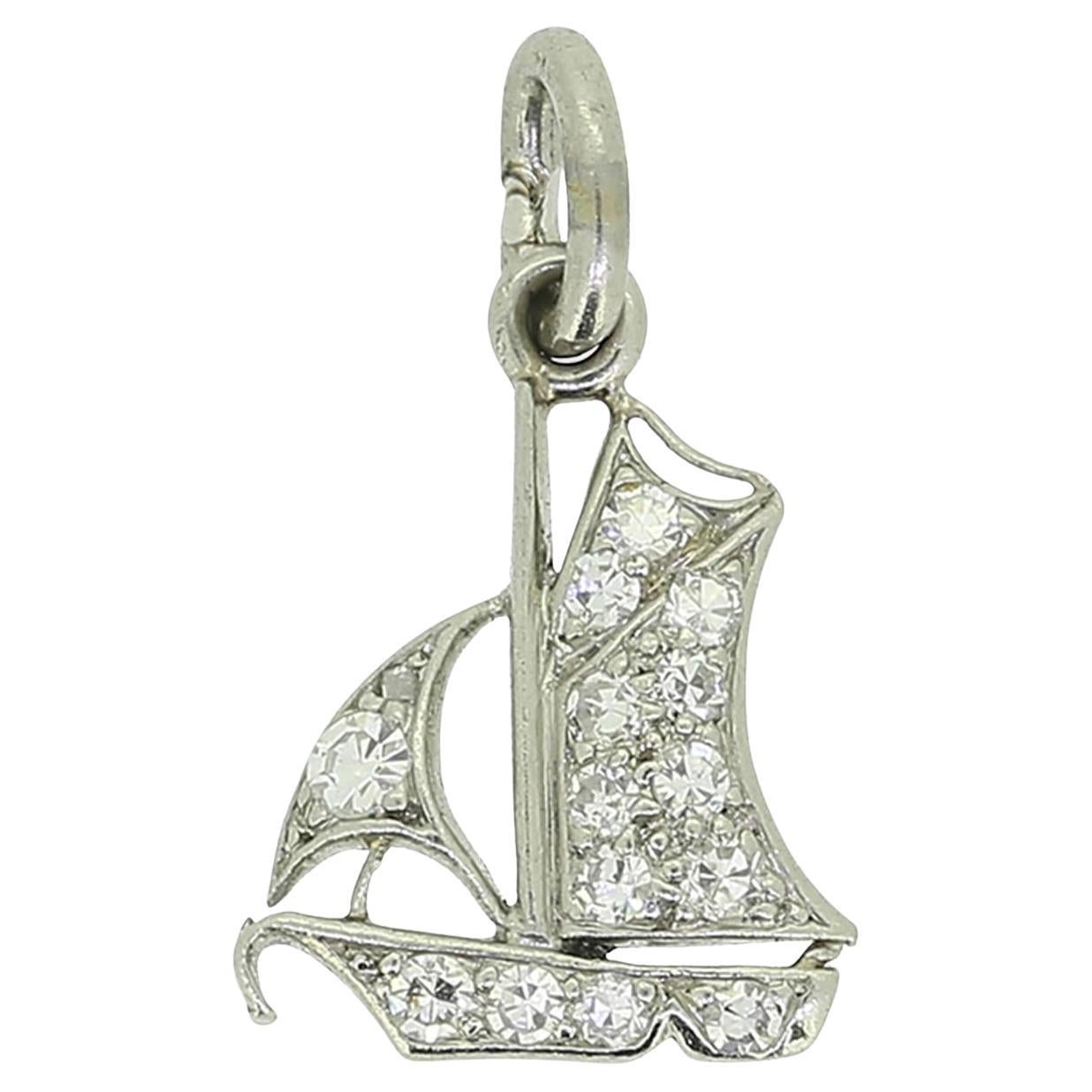 Ciondolo a forma di barca a vela con diamante Art Deco di Cartier