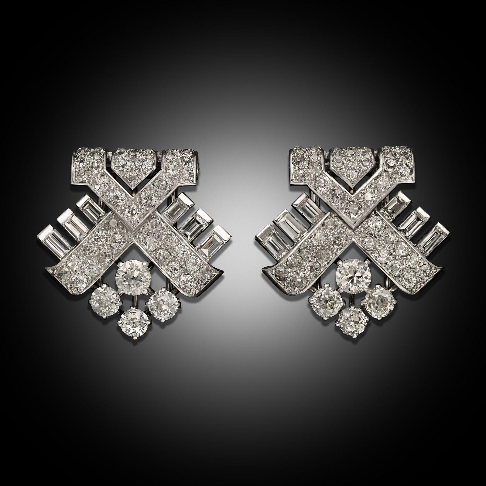 Cartier Art Deco Geometric Diamond Clip Brooches In Good Condition For Sale In London, GB