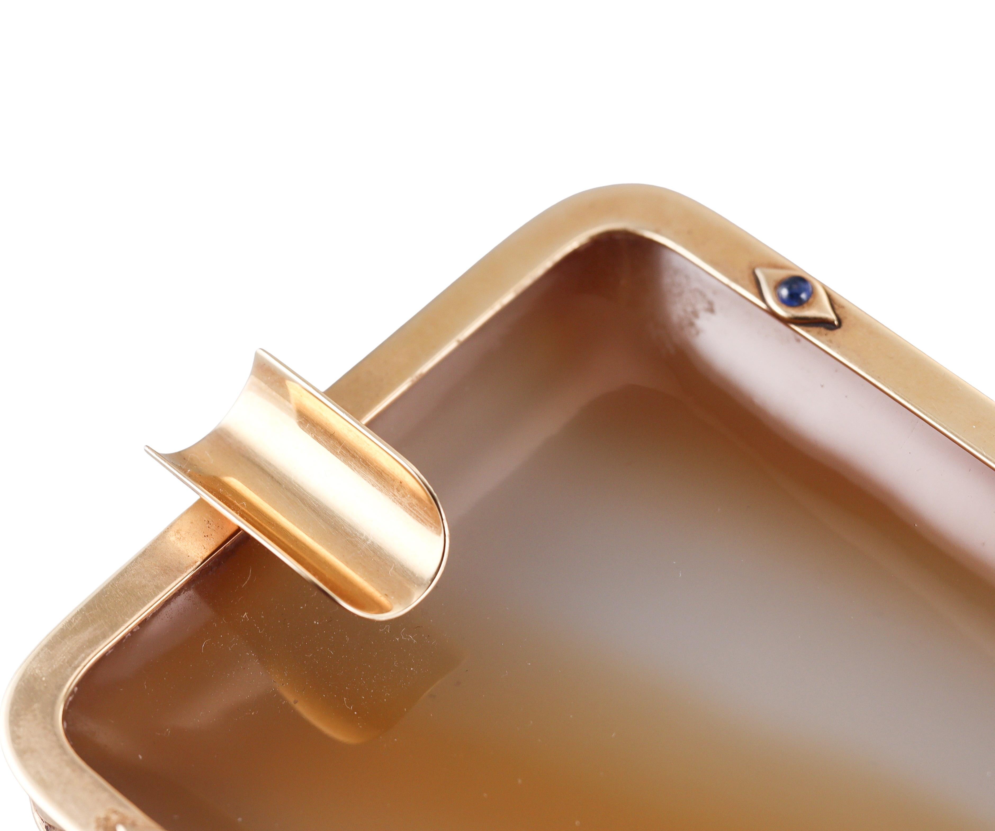 Cartier Art Deco Aschenbecher aus Gold mit Saphiren und Achat, 2er-Set (Cabochon) im Angebot