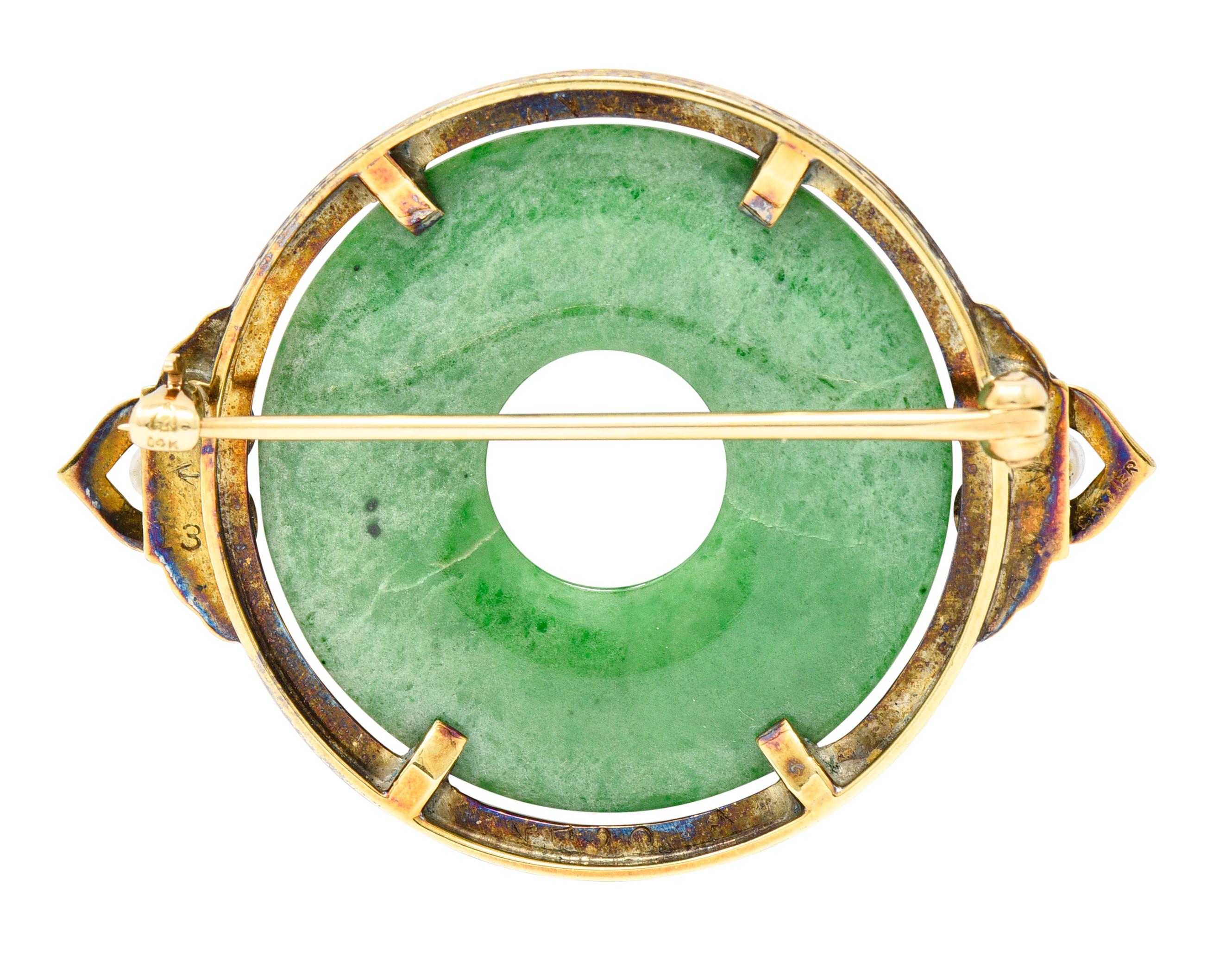 Cartier: 18 Karat Gelbgold Bi Circle Unisex-Brosche, Art déco, Jade, Perle und Emaille im Zustand „Hervorragend“ in Philadelphia, PA