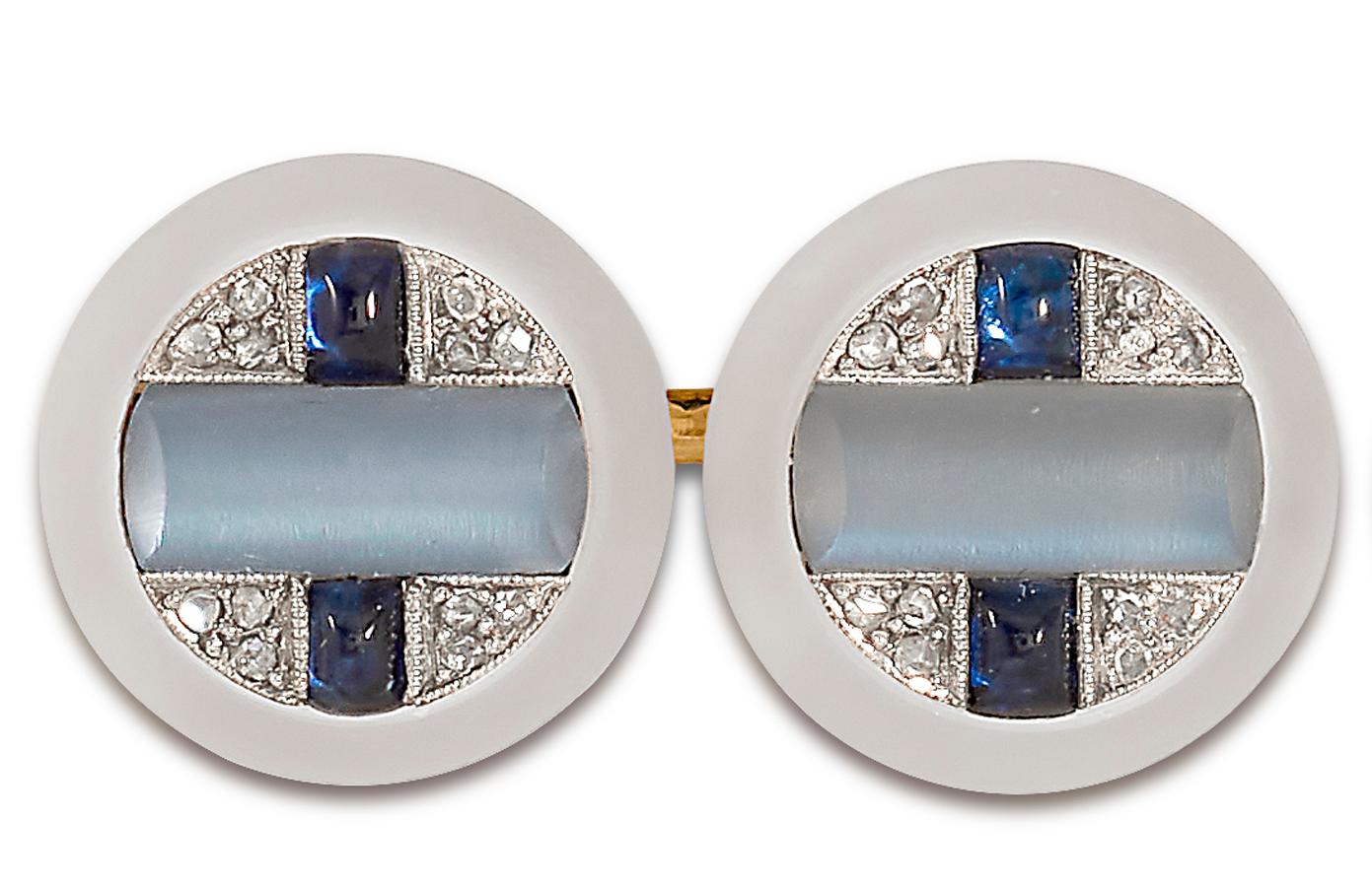 Art déco Boutons de manchette et clous d'oreilles en pierre de lune, saphir et diamant de Cartier Art Déco, vers 1920 en vente