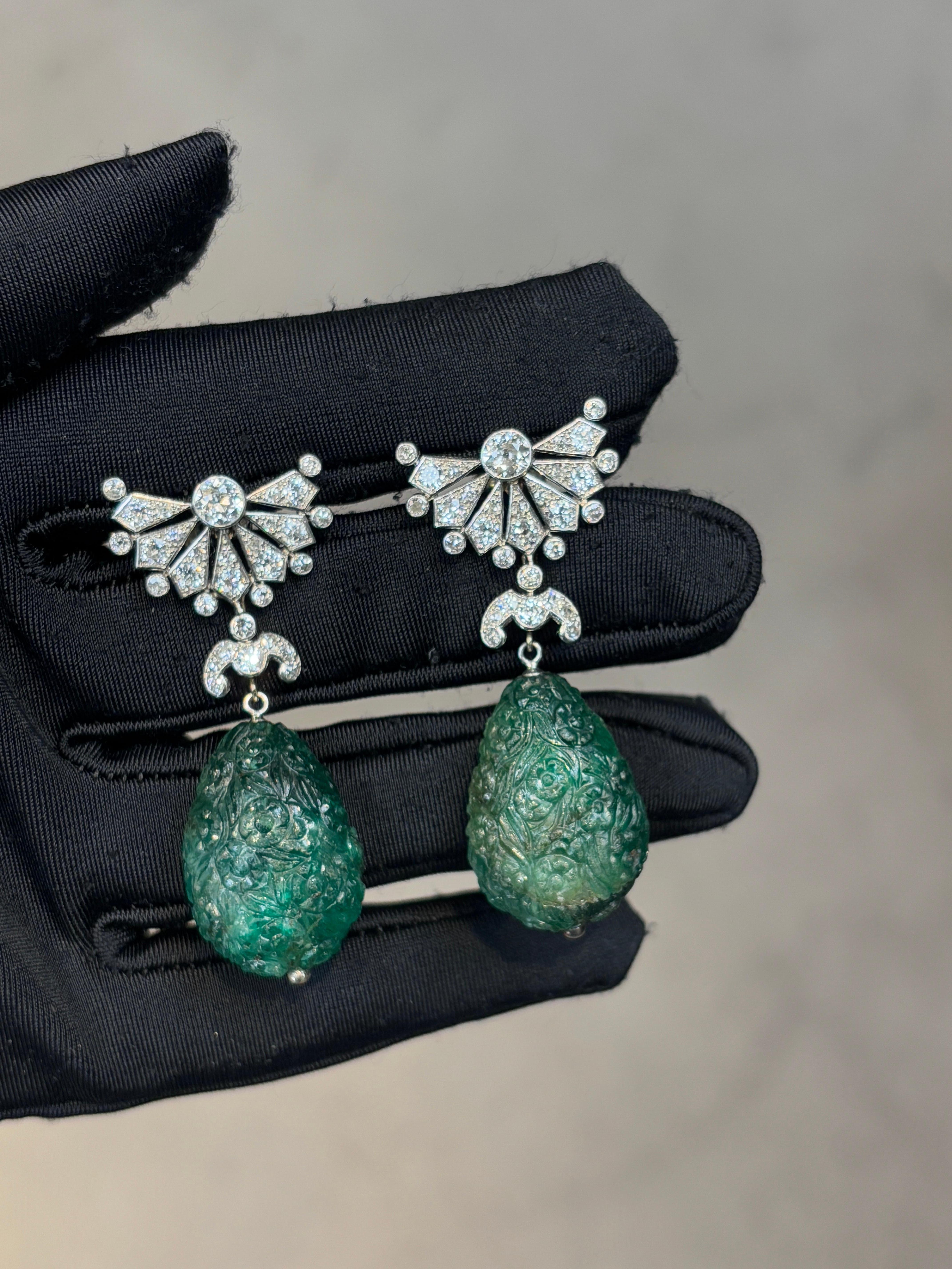 Boucles d'oreilles interchangeables en perles naturelles et émeraudes sculptées de Cartier Art Deco en vente 1