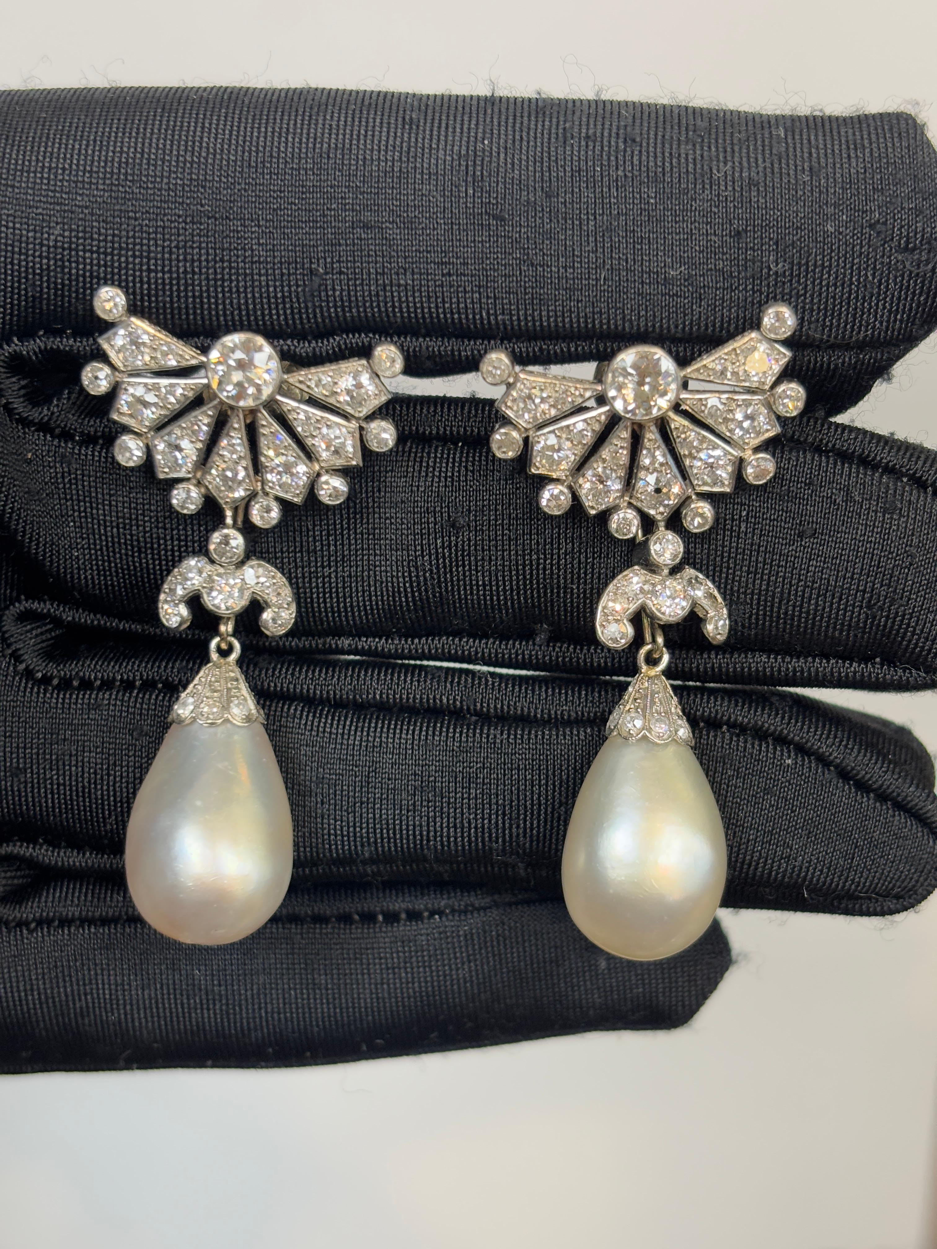 Boucles d'oreilles interchangeables en perles naturelles et émeraudes sculptées de Cartier Art Deco en vente 2