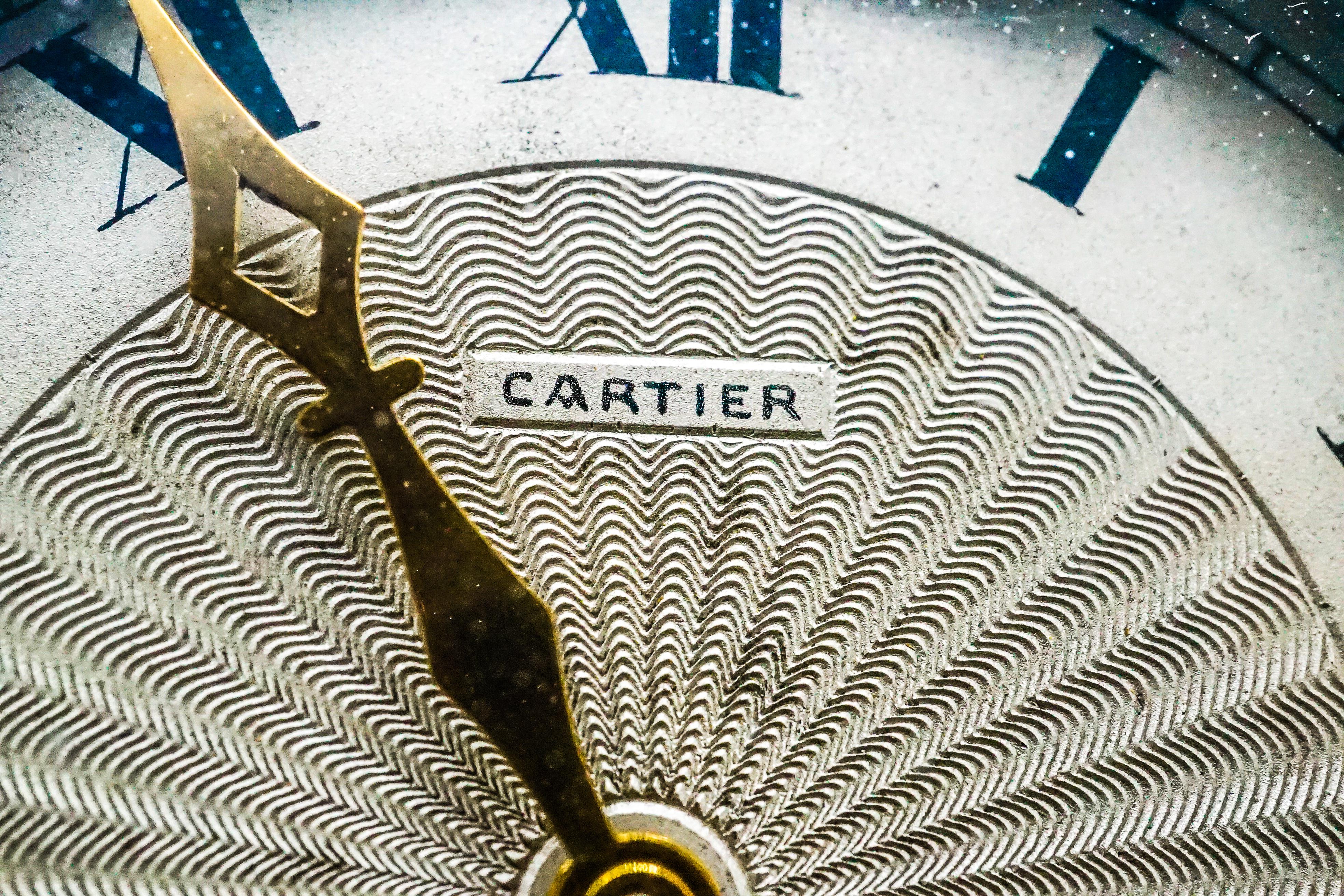 Women's or Men's Cartier, Art Deco Rose Quartz Desk Clock