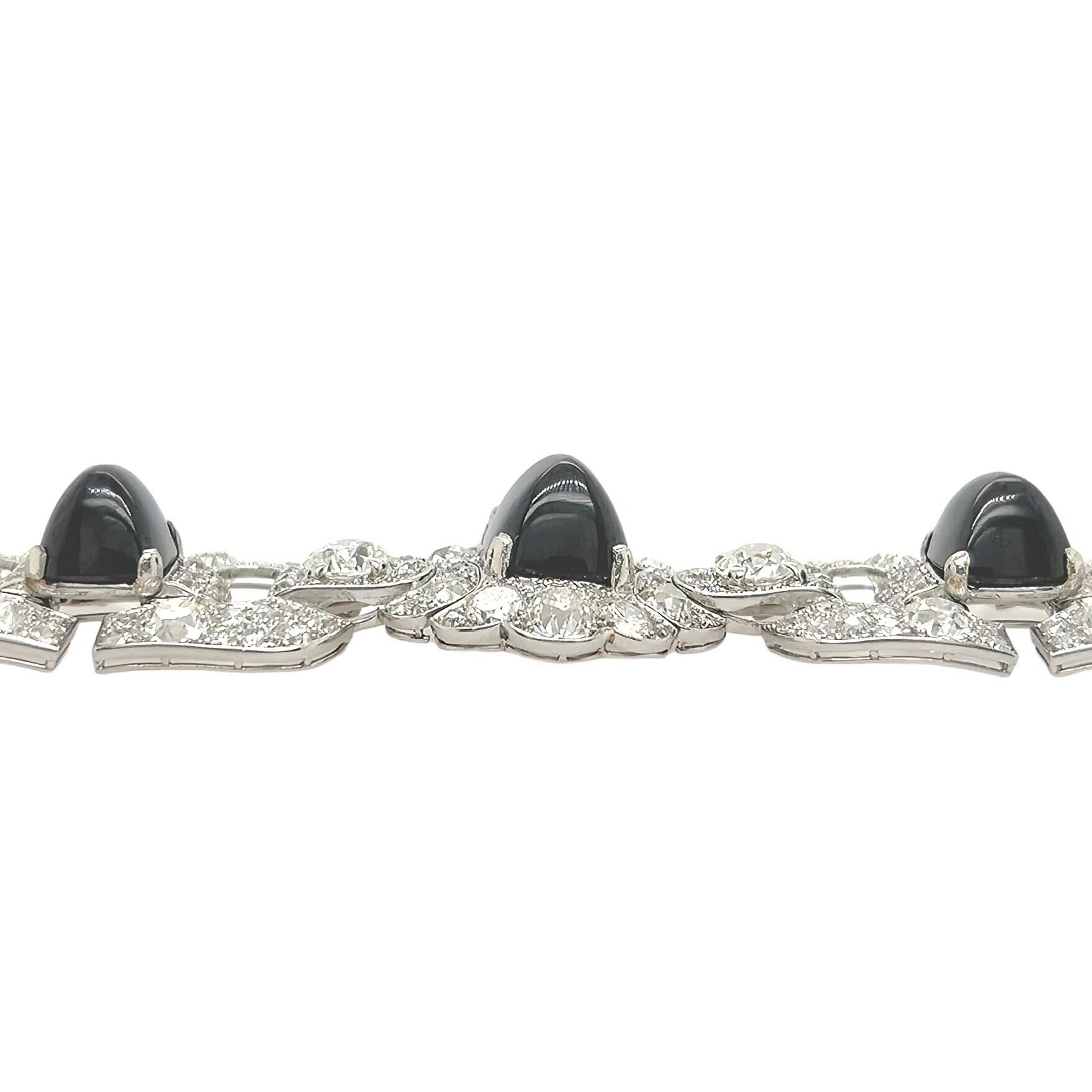 Taille cabochon CARTIER Bracelet Art déco en saphir et diamants en vente