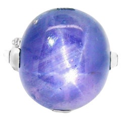 Anillo Cartier Art-Deco de Zafiro Estrella y Diamantes en Platino, circa años 30