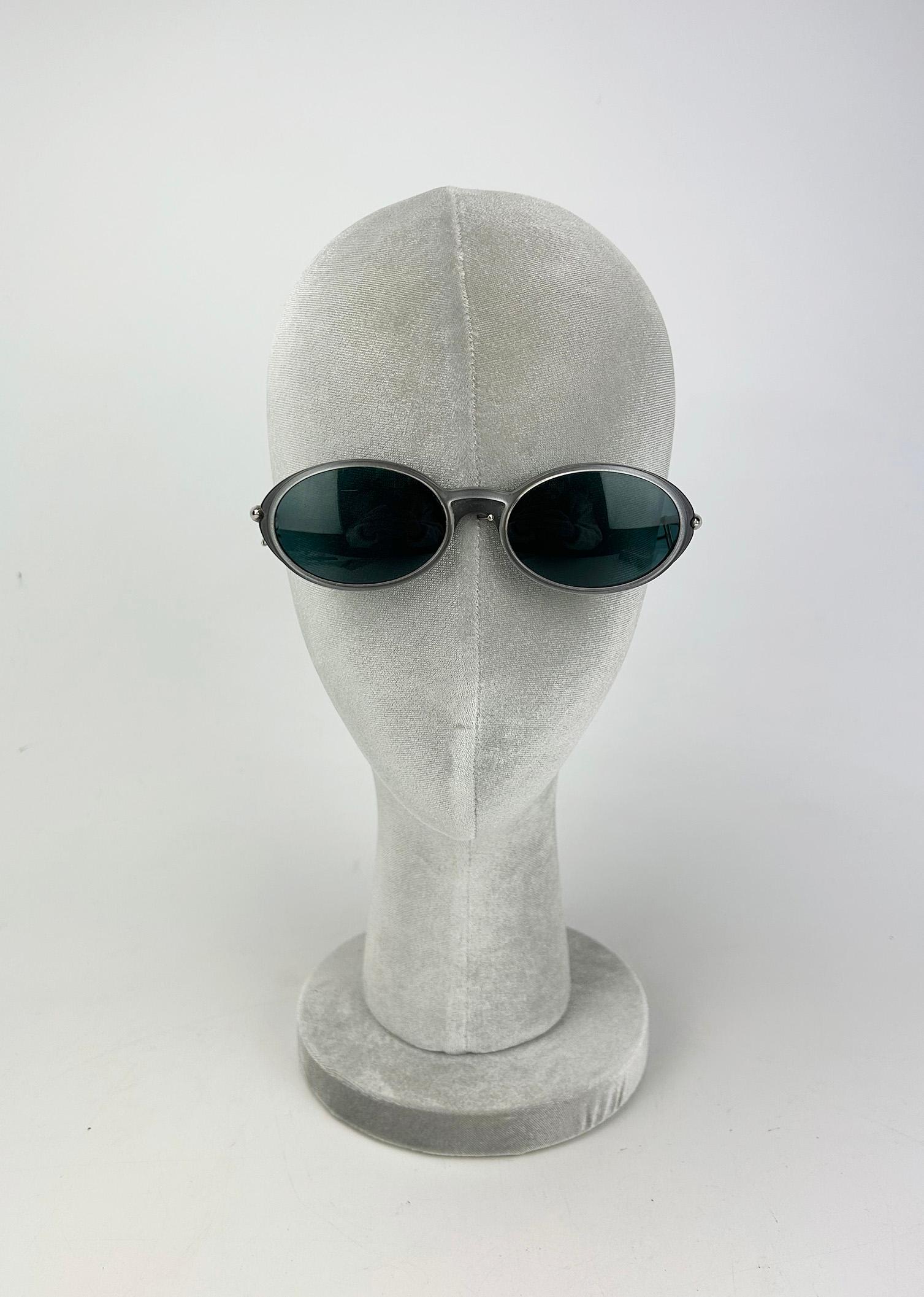 Gris Lunettes de soleil ovales grises vintage Cartier Aspen c1990s en vente