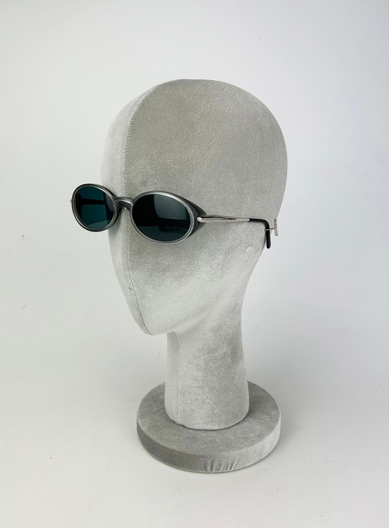 Lunettes de soleil ovales grises vintage Cartier Aspen c1990s Bon état - En vente à Philadelphia, PA