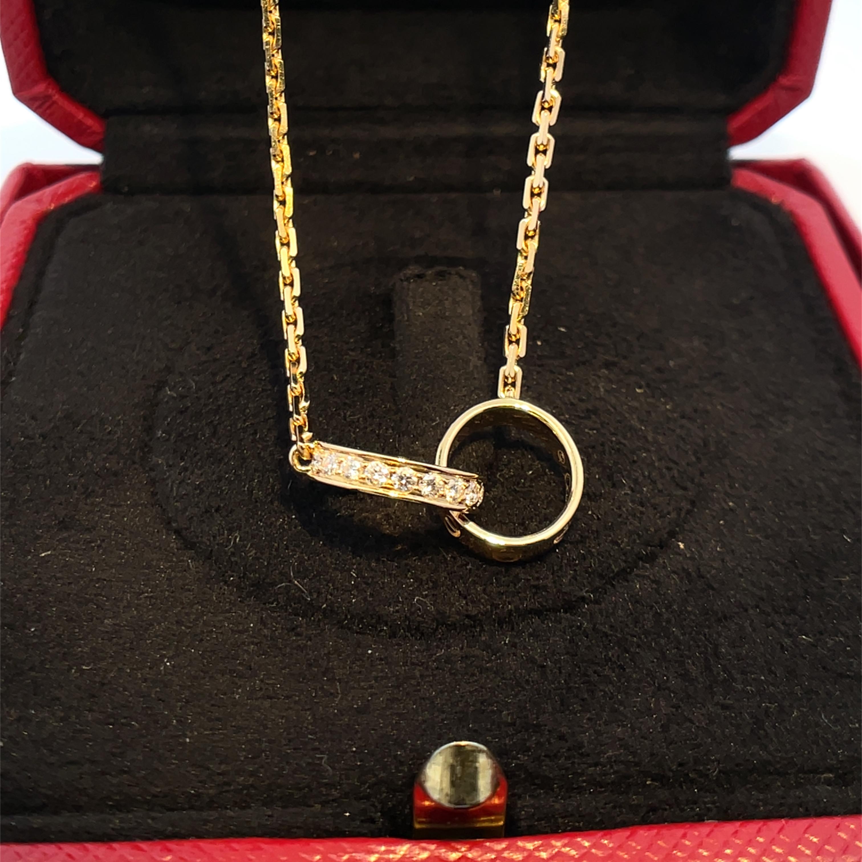 Collar Cartier Baby Love de oro amarillo de 18 quilates con pavé de diamantes entrelazados en venta 4
