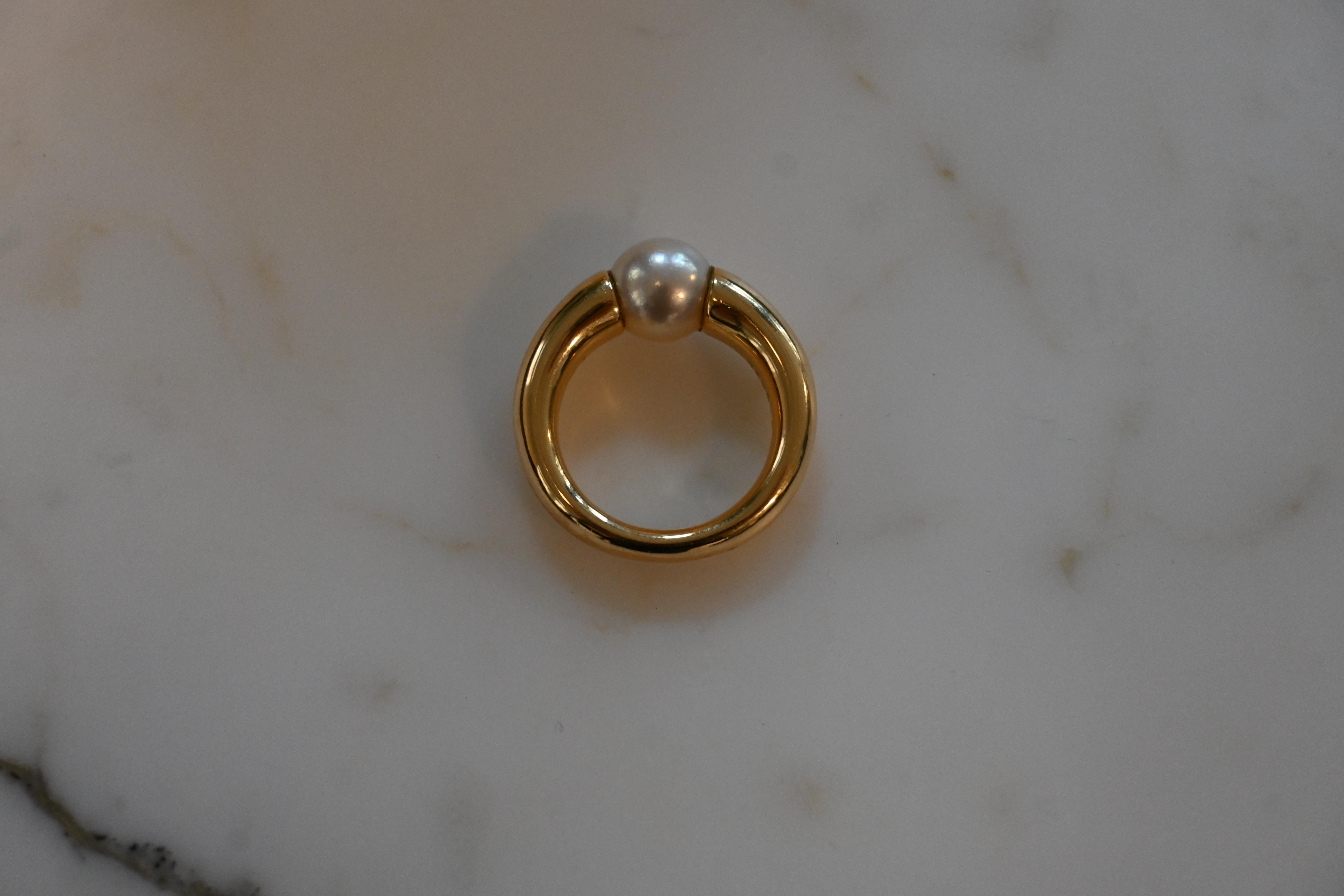 Cartier Bague OR Jaune 18 Carats Perle Blanche In Excellent Condition In Vannes, FR