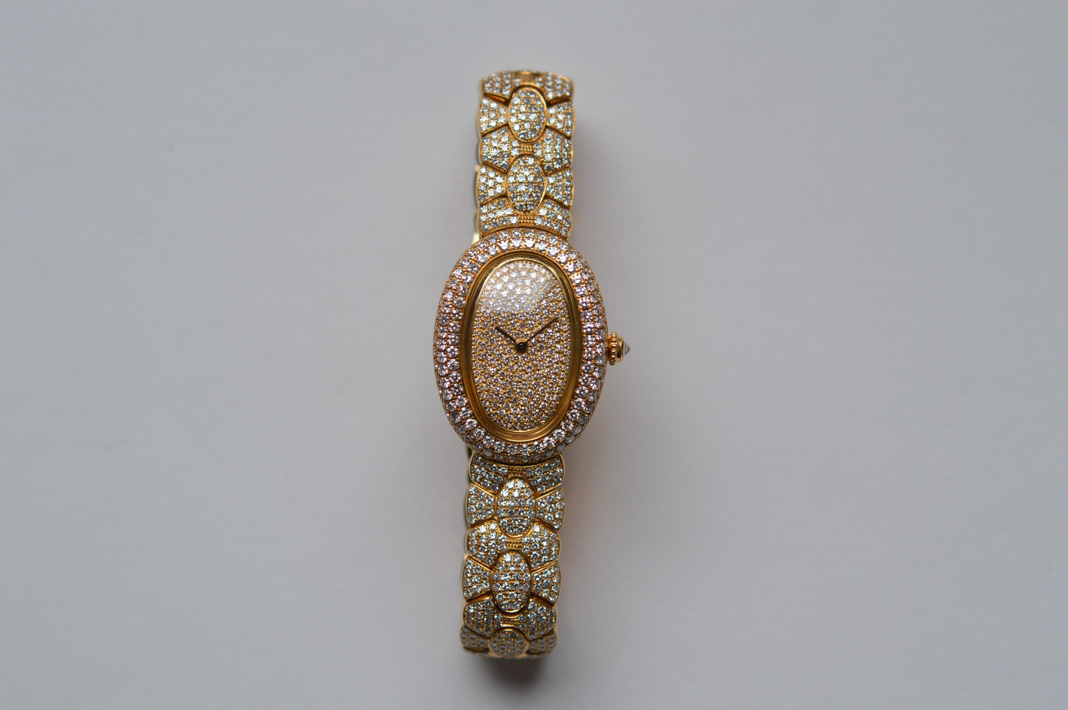 Cartier Baignoire Diamond Pavé
Reference n°WB5009BW
20mm X 29mm Size
18K Yellow Gold
Diamond pavé Dial
Custom diamond Setting
Set with 960 Round Diamond for a total weight of 8.66 carats
Quartz Movement
Brand new never used
Full Set
Original Cartier