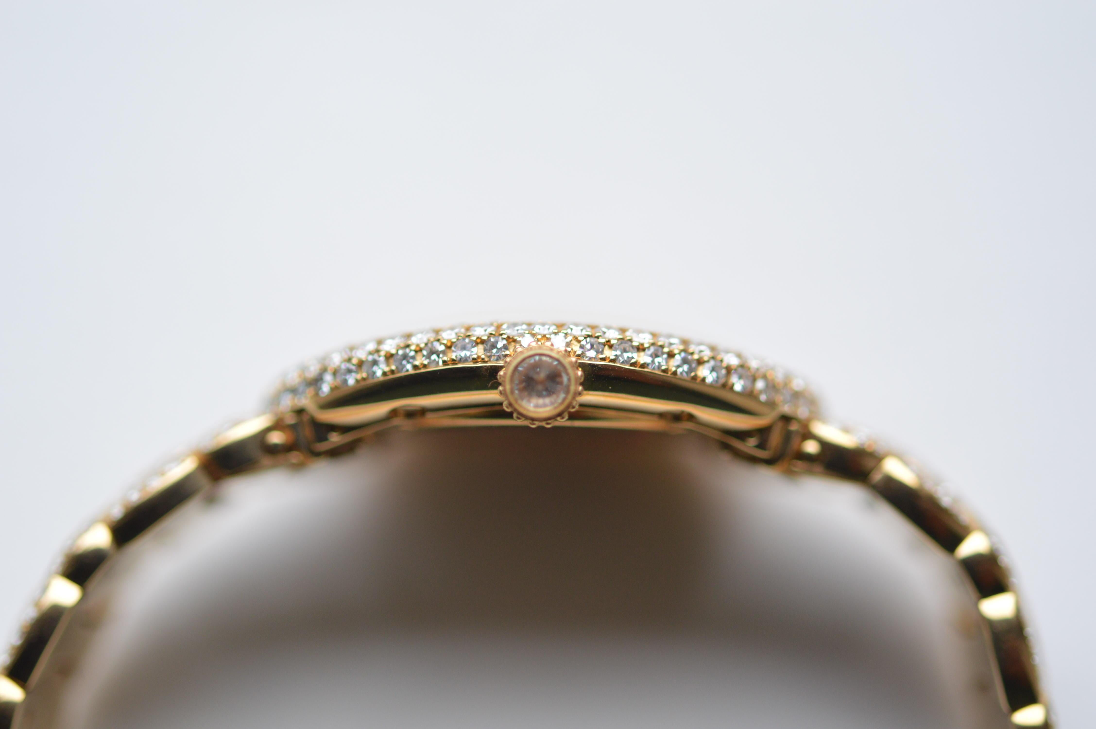 Cartier Baignoire en or jaune 18 carats Pavé de diamants complet non porté Neuf - En vente à Geneva, CH