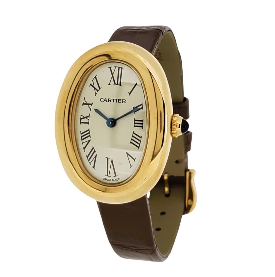 Carter Baignoire MM size (Medium), made in 18K yellow gold, measuring 31 x 23mm. The watch looks New and has not been worn, and is accompanied with a new Carter strap and buckle in 18K.
The Cartier Baignoire is one of the most feminine three