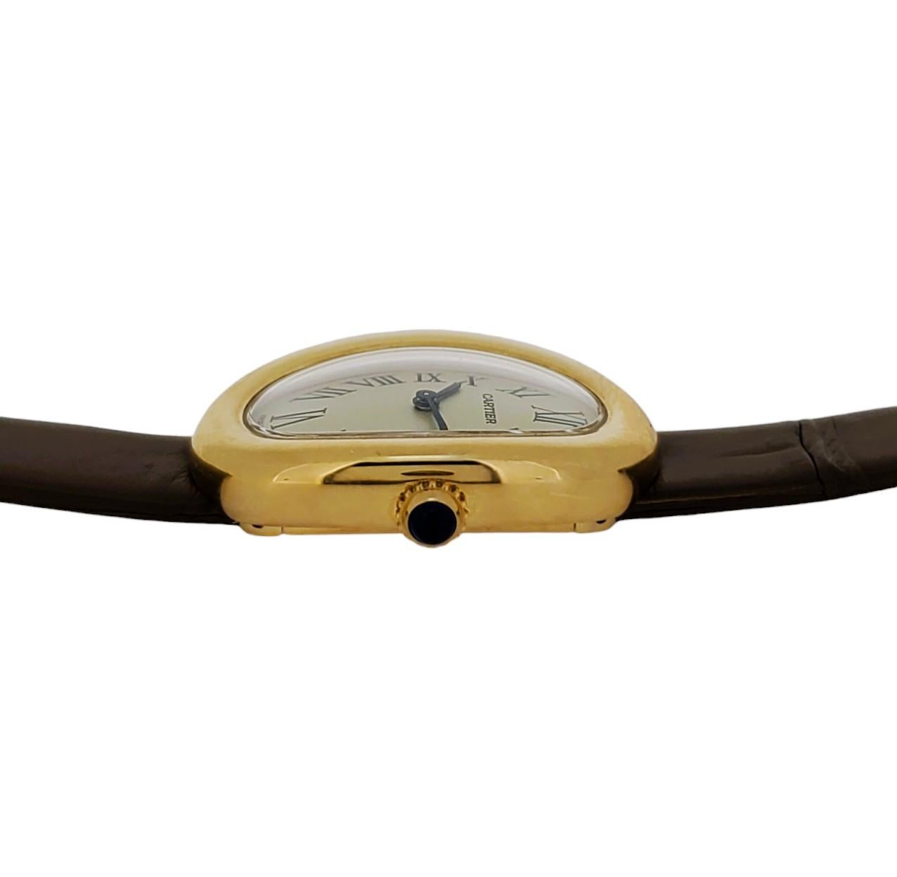 Cartier Baignoire 18K yellow gold medium size , 31 x 23 mm Circa 2020. 1