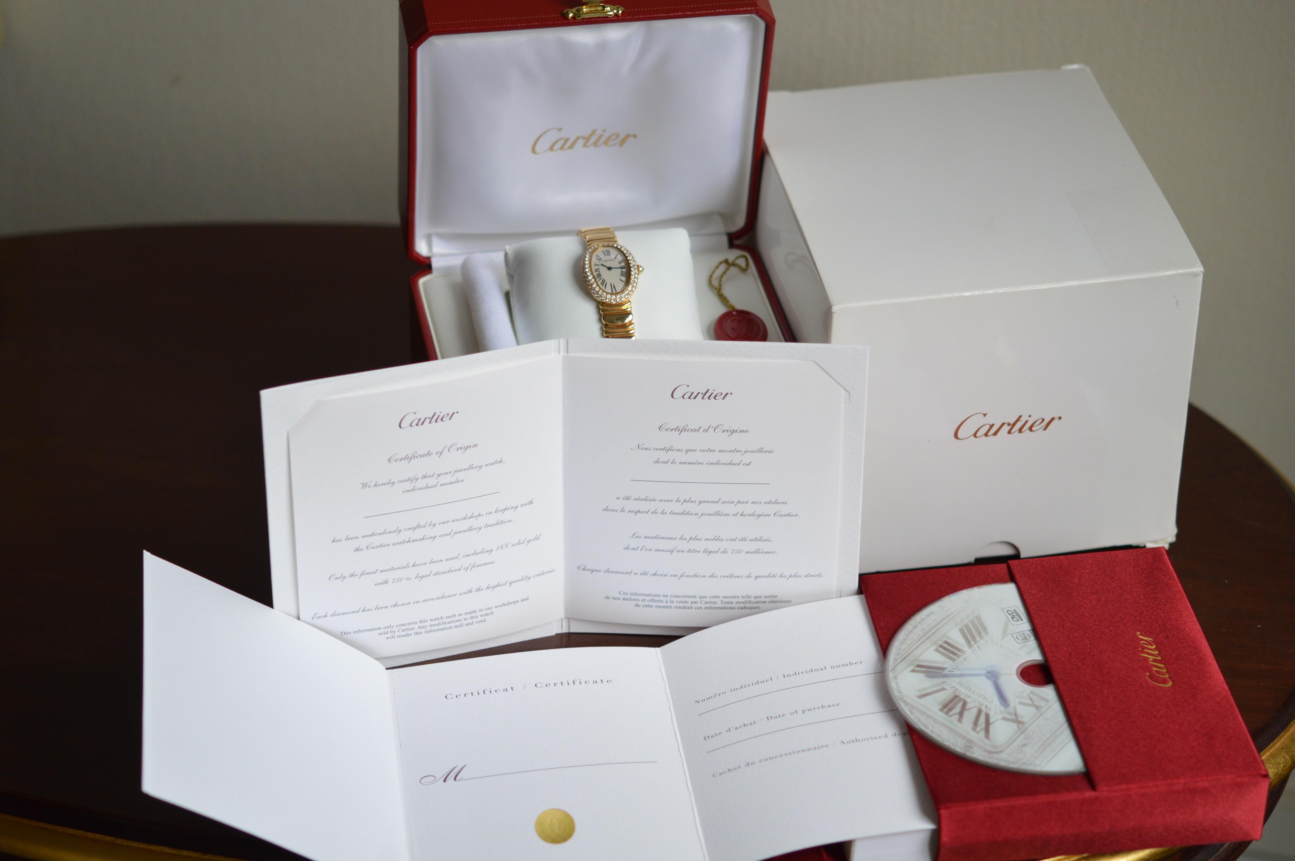 Cartier Baignoire 1920 18k Yellow Gold with Diamond Bezel Unworn Full Set In Excellent Condition For Sale In Geneva, CH