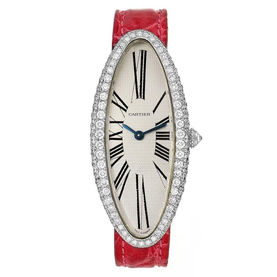 Cartier Baignoire Allongee Weißgold Diamant Damenuhr WB510931. Uhrwerk mit Handaufzug. 18k Weißgold ovales Gehäuse 47 mm x 21 mm. Die Krone ist mit einem Diamanten besetzt. Original Cartier Fabrik Diamant Lünette. Kratzfestes Saphirglas. Silbernes