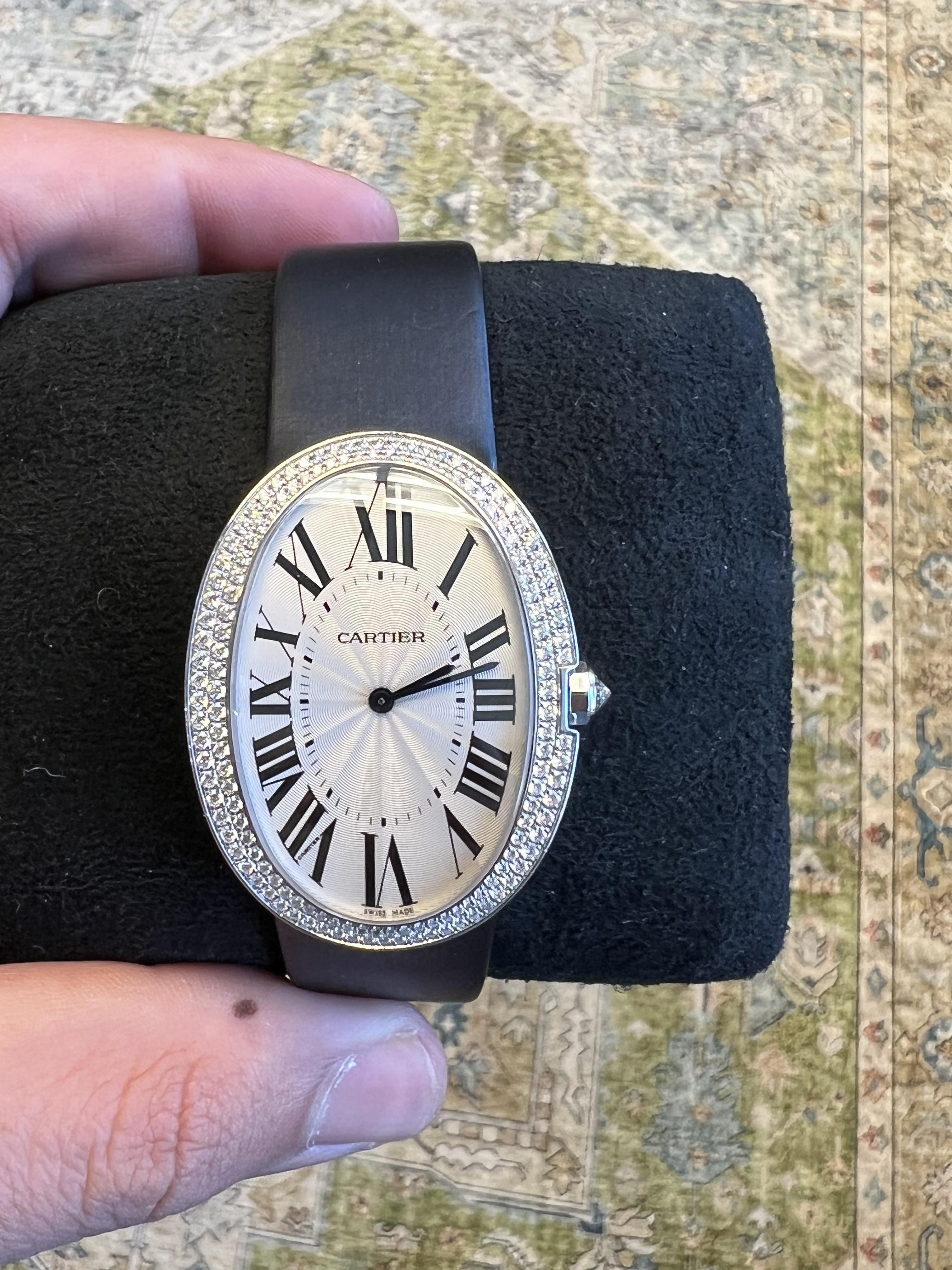 BRAND: Cartier
MODEL: Baignoire
REFRENCE: WB520009
CASE: 18k White Gold
DIAL: Silver
BAND: 18k White Gold
MOVEMENT: Manual

Mint condition, with receipt

Accommodated with an up to date digital appraisal by a GIA G.G., once purchased, upon request.