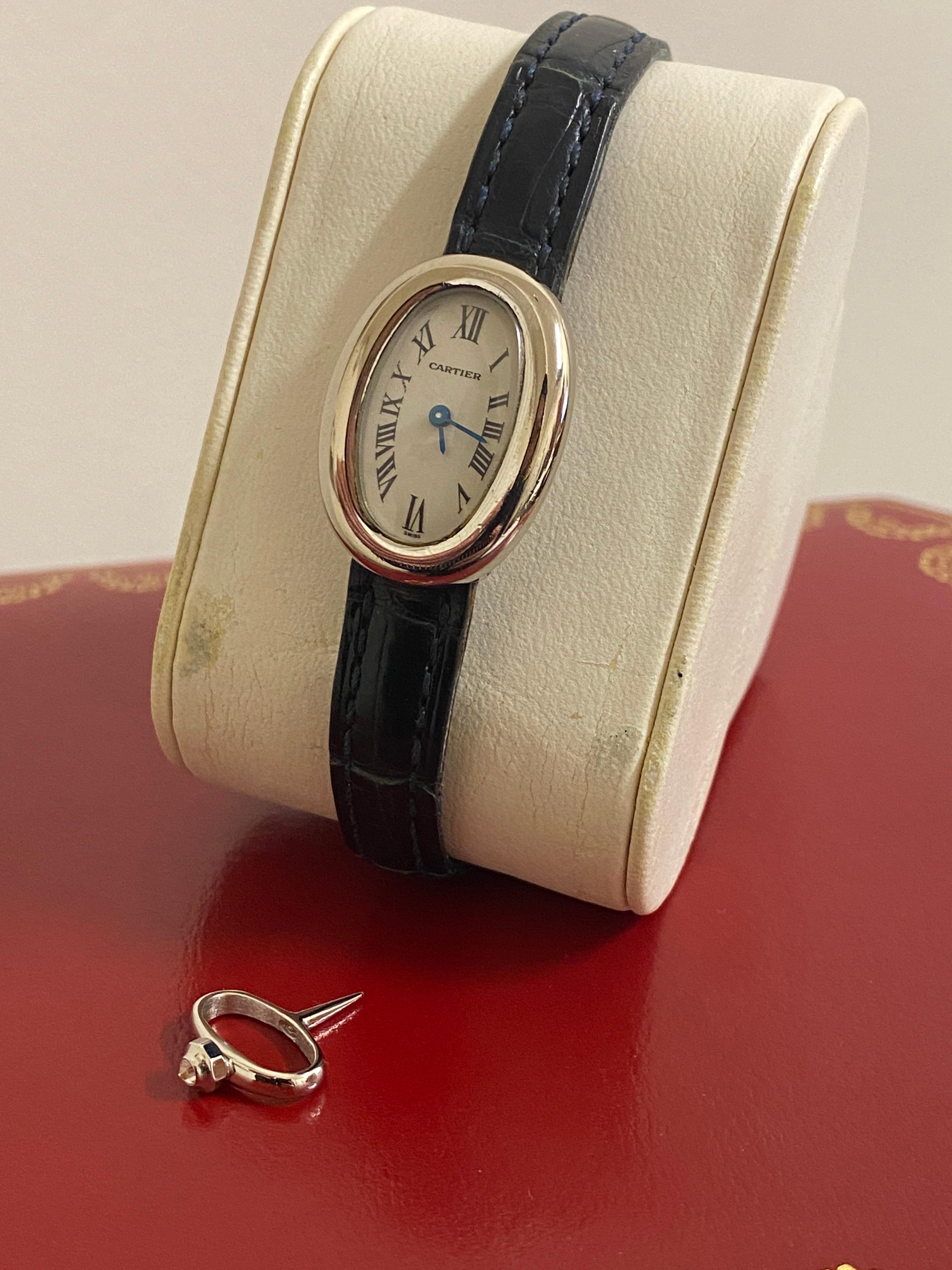 Cartier Montre Baignoire Mini ref 2369 à quartz en or blanc 18 carats pour femmes, c2000's + 6
